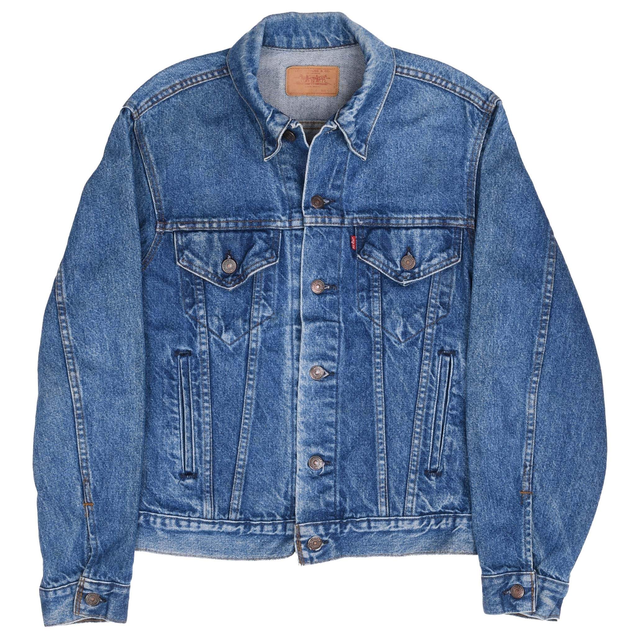 Beautiful Vintage Levis Type 3 Jacket With a Medium Wash 4 Pockets 1980S Made In USA Size 40