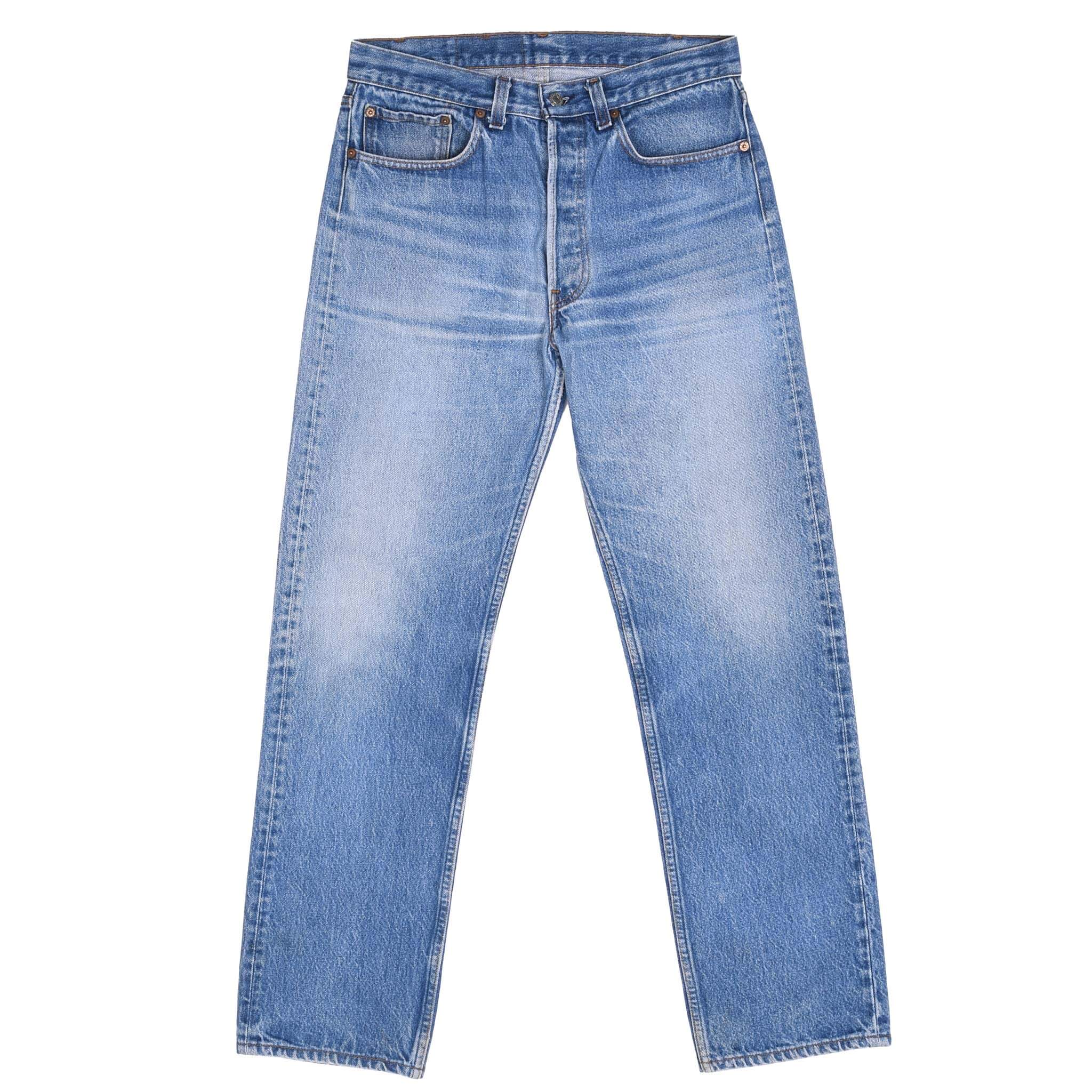 Vintage Levis 501 Indigo Jeans 1980S Size 31X29 Made In Usa With A Medium Light Wash With Some Light Whiskers
Size on Tag is 32X34 Actual Size Is 31X29
Back button #552