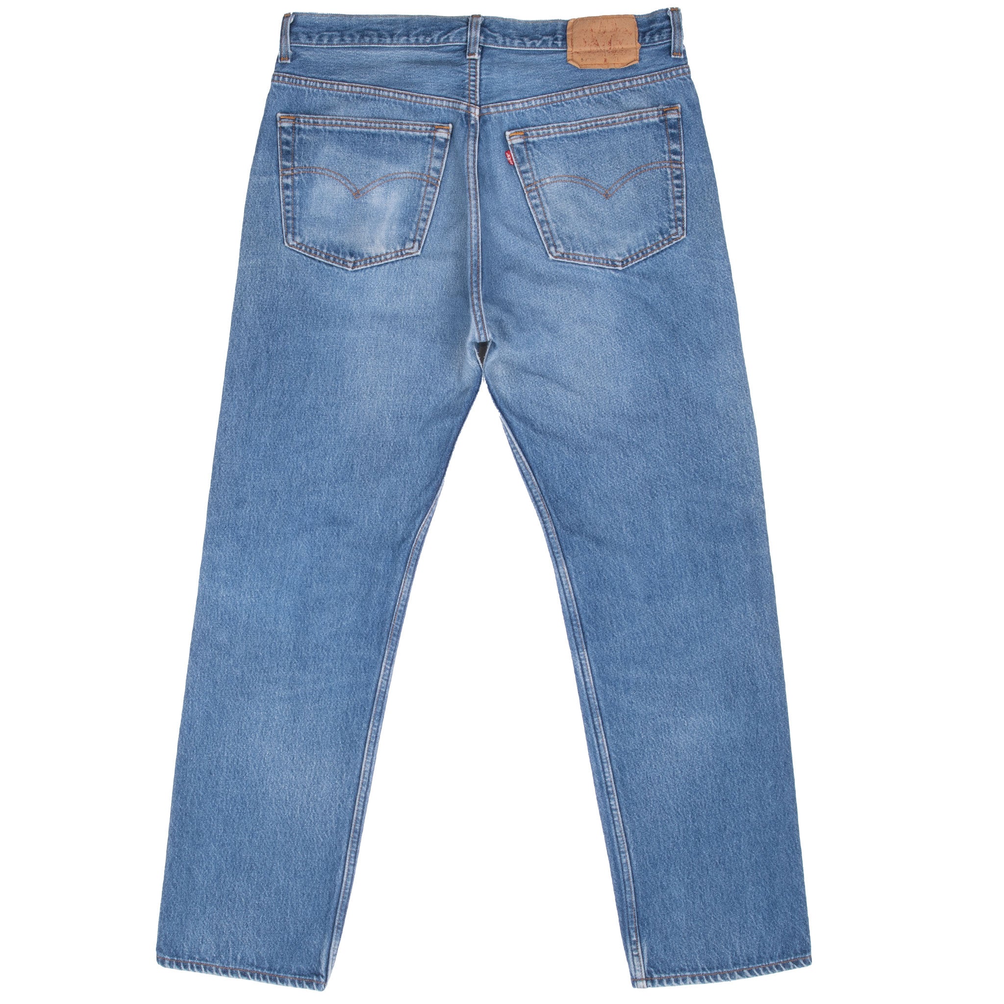 Vintage Levis 501 Indigo Blue Jeans 1980S Size 35X31 Made In Usa With A Medium Light Wash With Some Light Whiskers
Size on Tag 38X34 Actual Size 35X31
Back Button #653