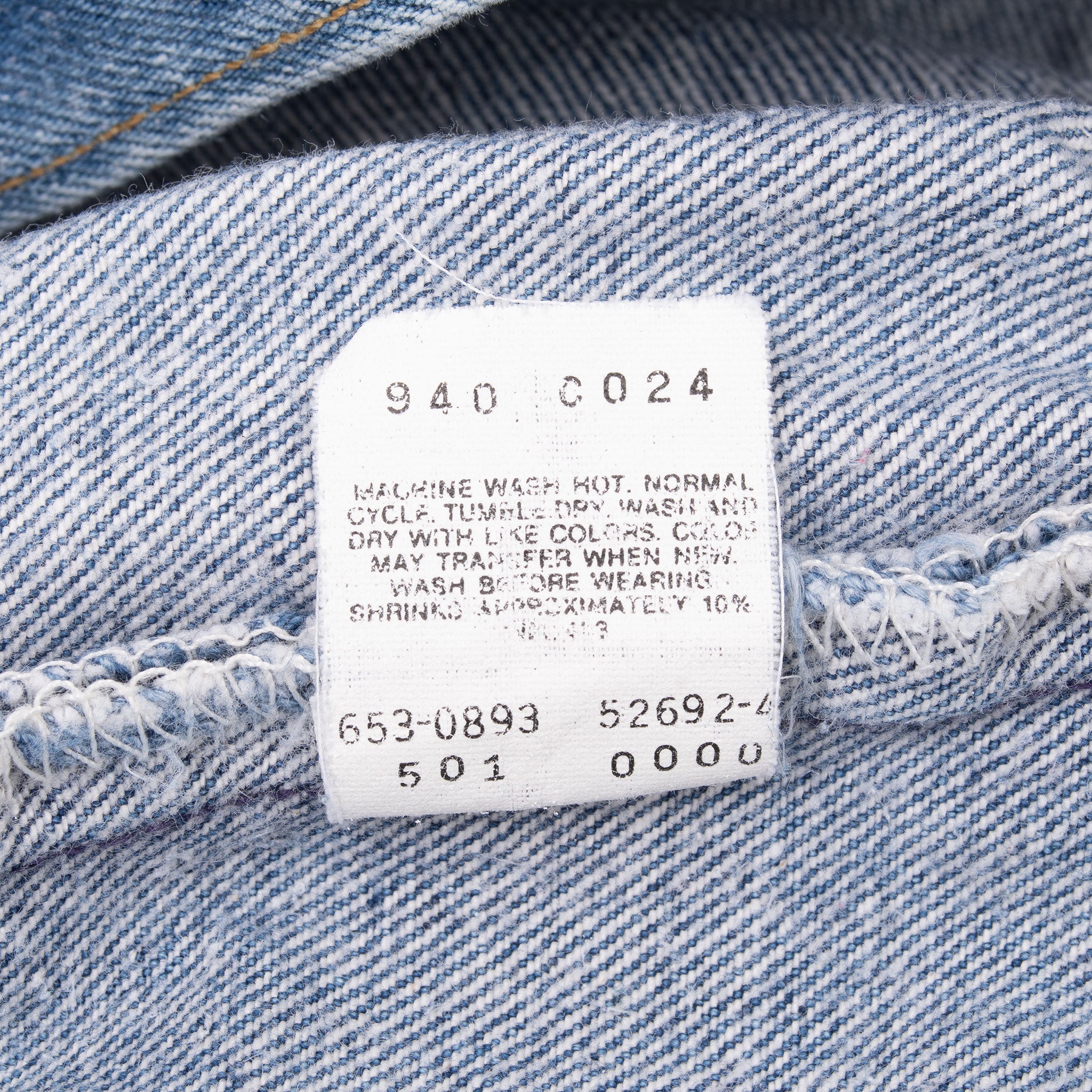 Vintage Levis 501 Indigo Blue Jeans 1980S Size 35X31 Made In Usa With A Medium Light Wash With Some Light Whiskers
Size on Tag 38X34 Actual Size 35X31
Back Button #653