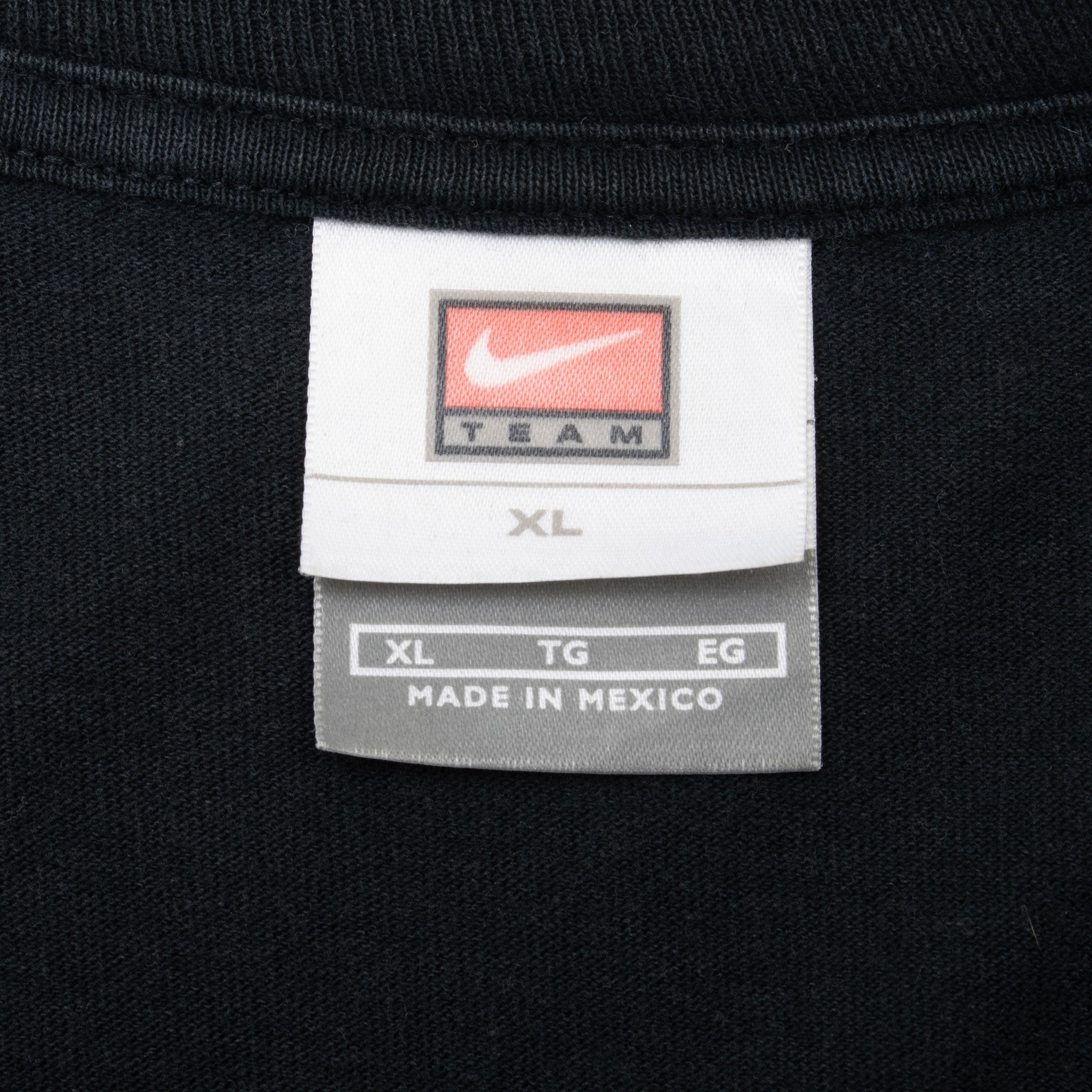 Vintage Nike Ncaa Hawaii Warriors Center Swoosh Tee Shirt 2000S Size XL