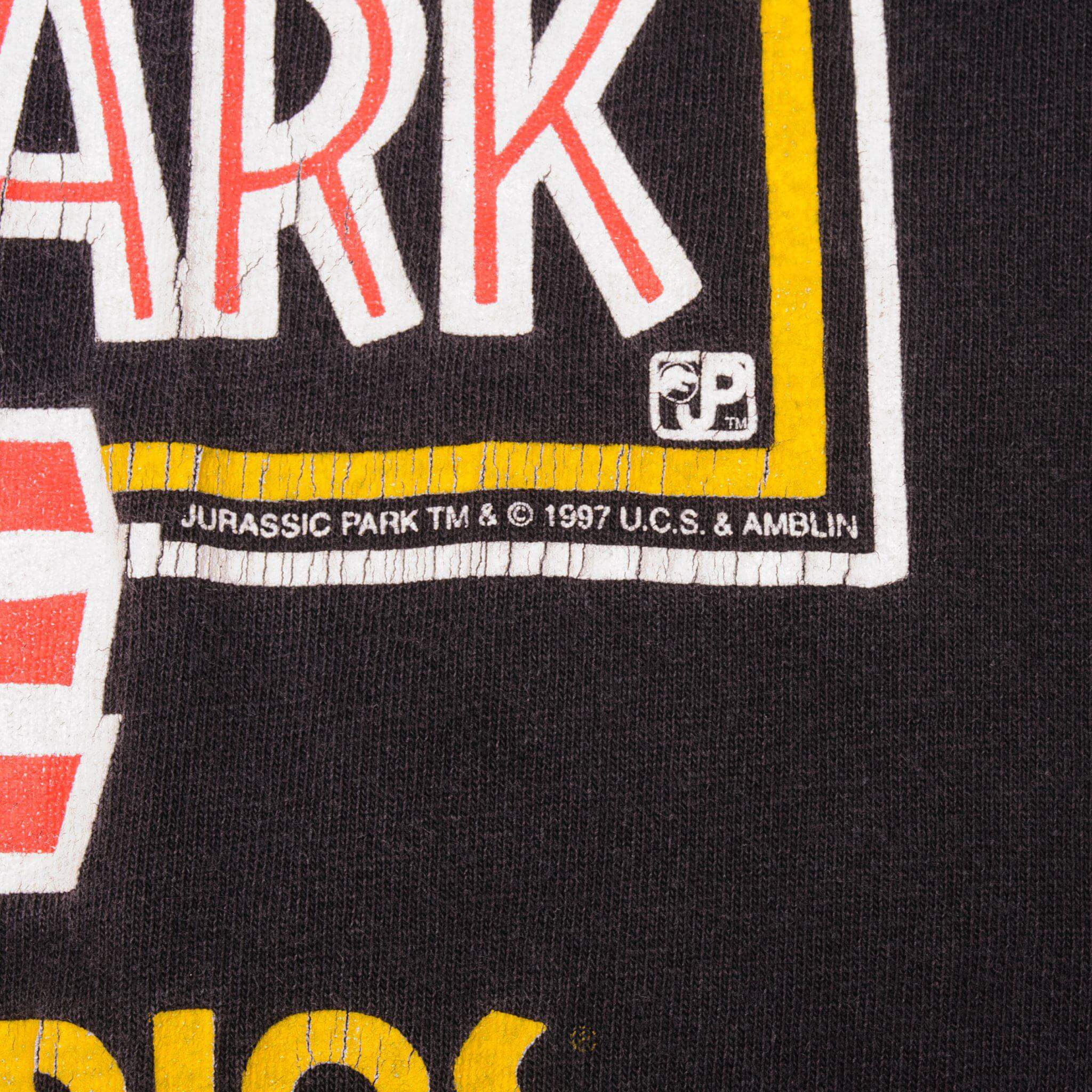 VINTAGE UNIVERSAL STUDIOS JURASSIC PARK TEE SHIRT 1997 SIZE MEDIUM MADE IN USA