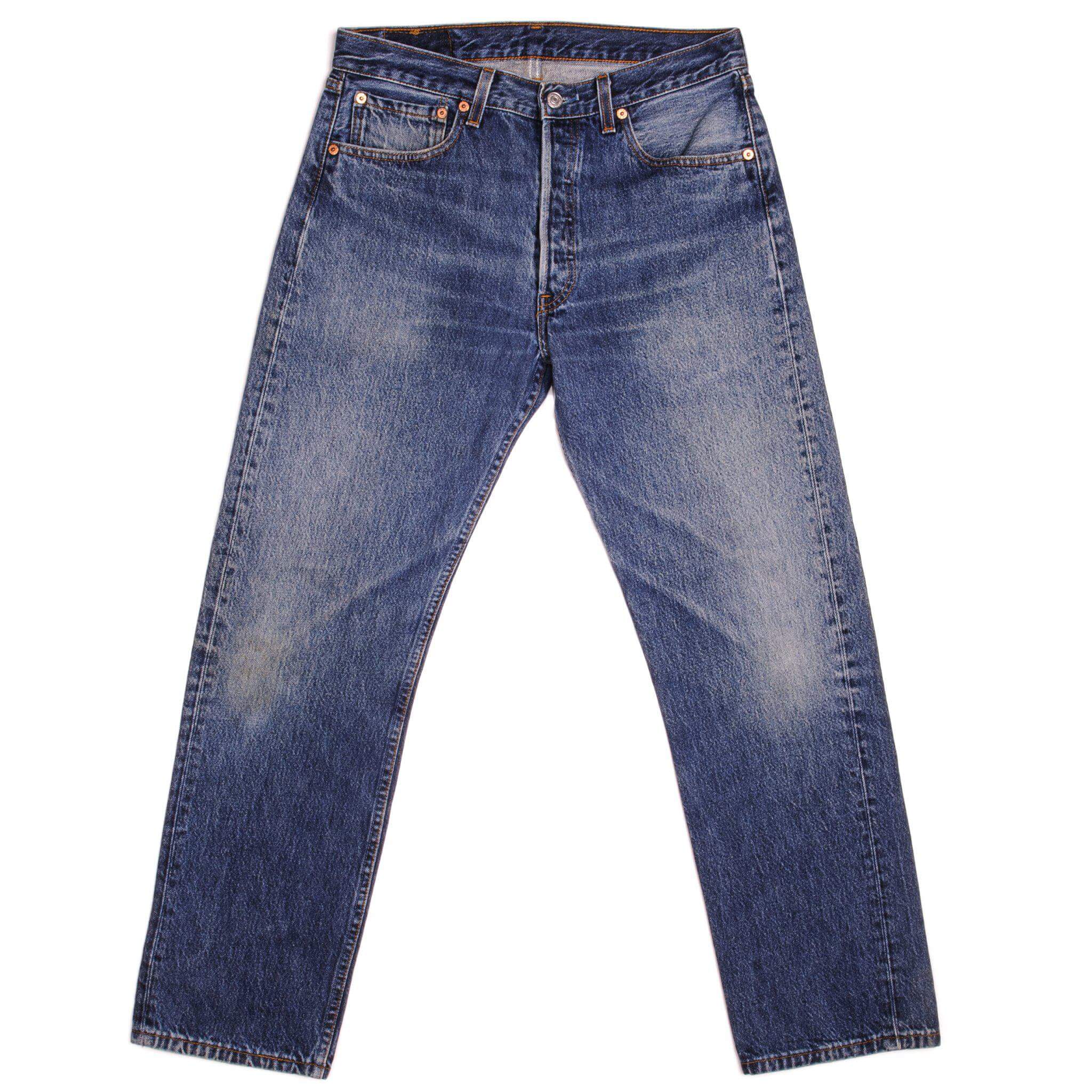 Beautiful Indigo Levis 501 Jeans Made in USA with a medium blue wash and a nice contrast of light and medium blue. Size on Tag 32X30 ACTUAL SIZE 32X29 Back Button #532