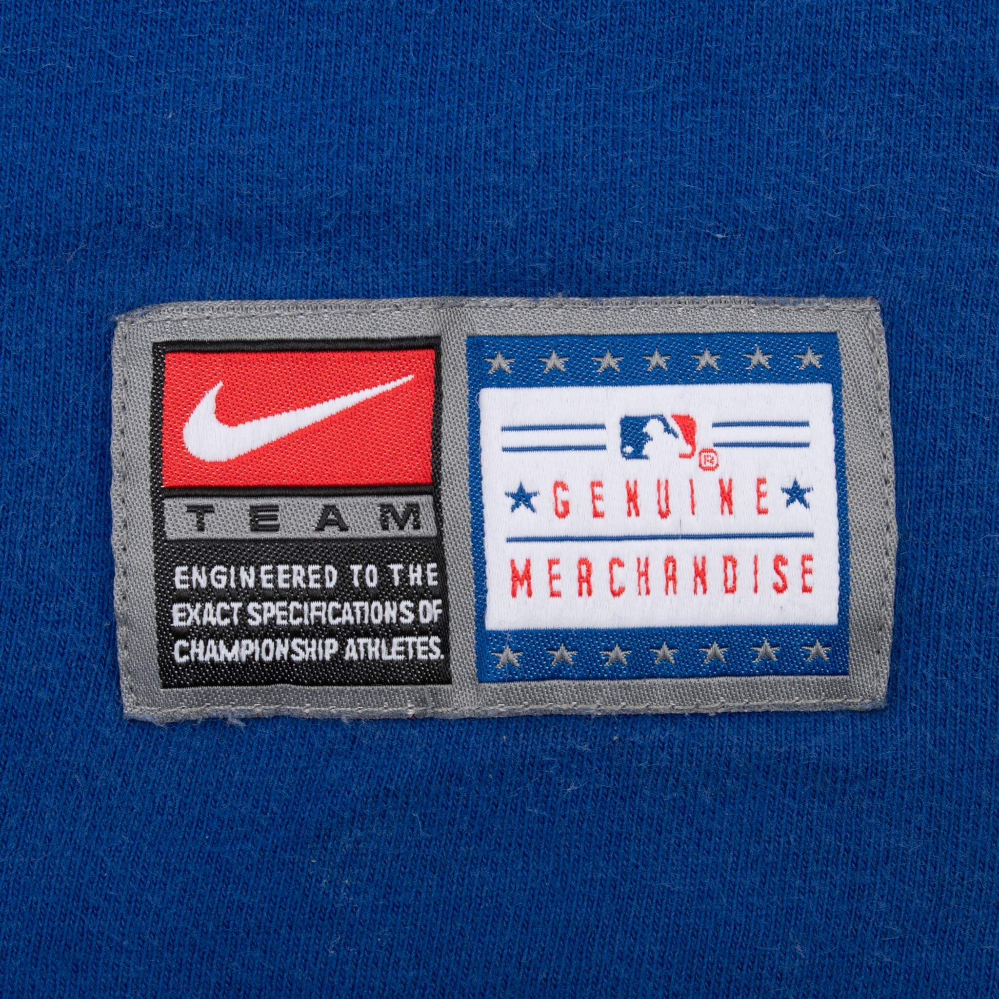 VINTAGE NIKE CHICAGO CUBS CENTER SWOOSH 2000S TEE SHIRT SIZE MEDIUM