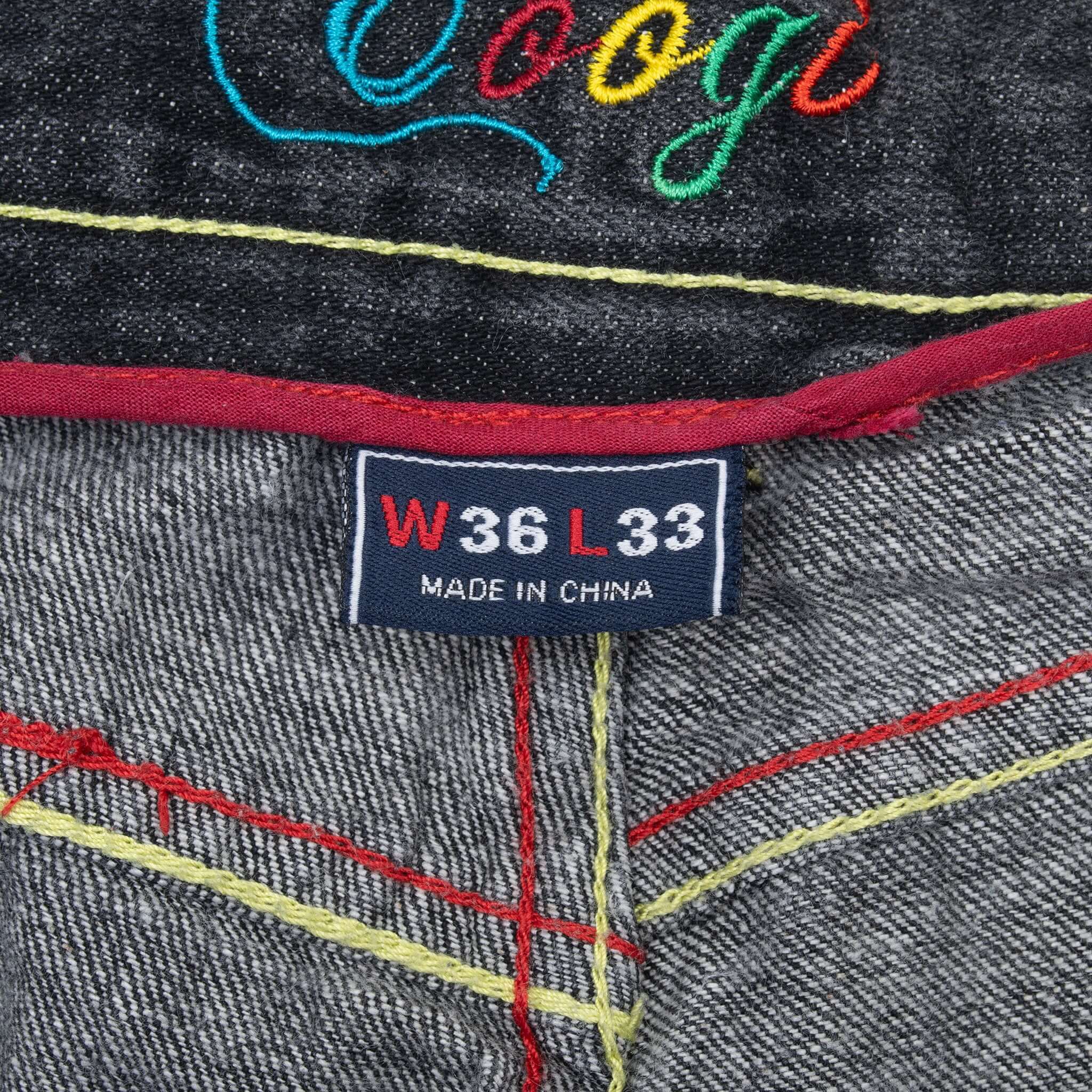 Vintage Coogi Embroidered Black Denim Jeans 2000S Size 35X33
Size on tag 36X33 Actual Size 35X33