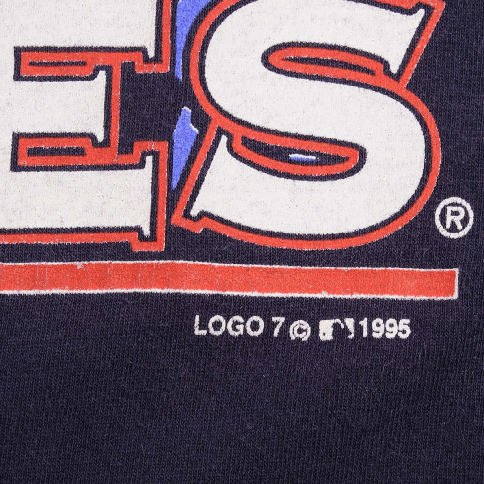 Vintage MLB Atlanta Braves World Champions 1995 Tee Shirt Size Medium Made In USA With Single Stitch Sleeves