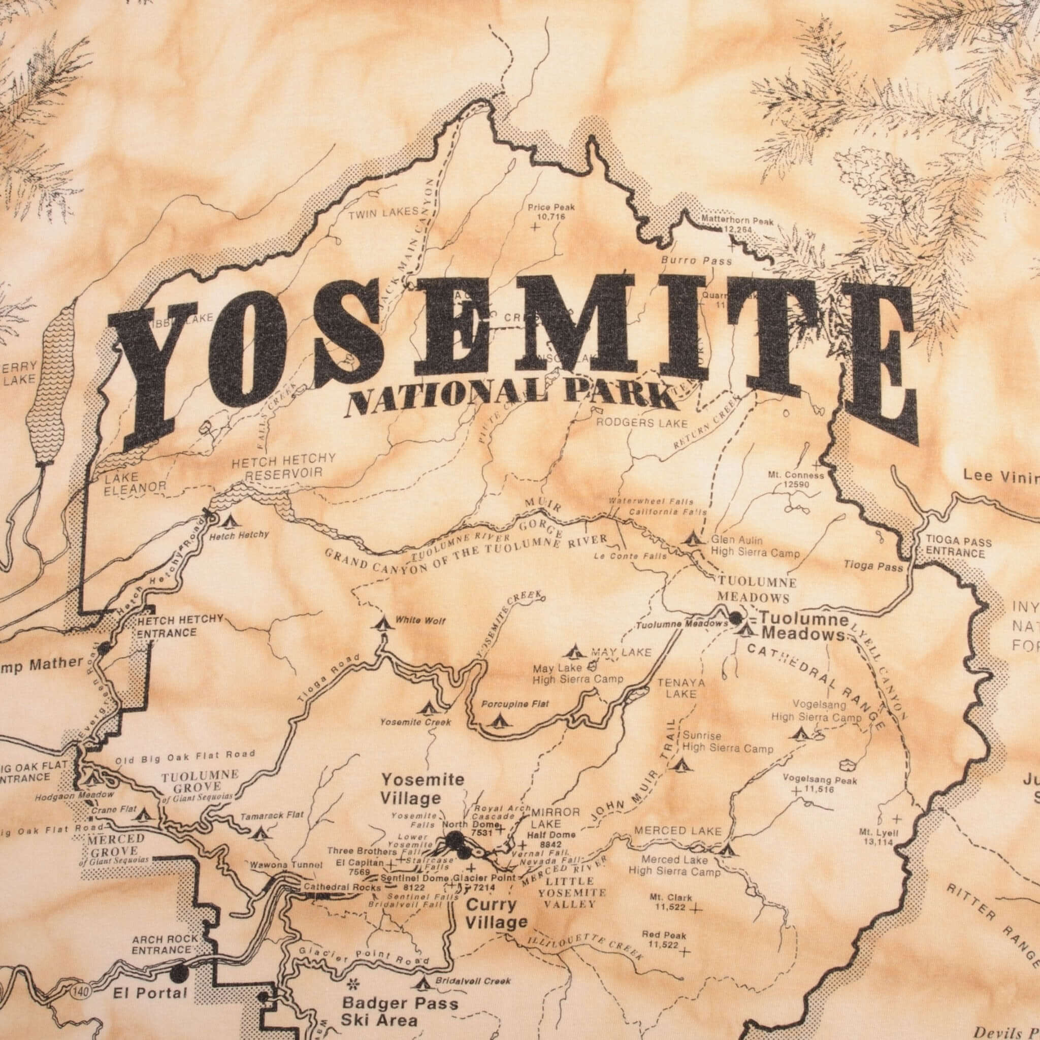 Vintage All Over Print Yosemite National Park Animal Print 1994 Tee Shirt Size XL Made In Usa With Single Stitch Sleeves