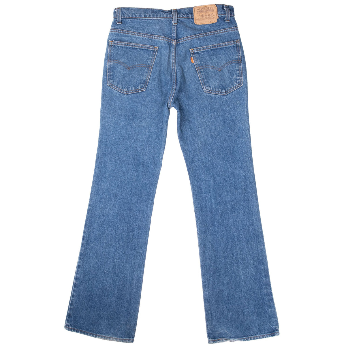 Beautiful Indigo Levis 517 Boot Cut Jeans Size 31X32 1980s with Medium Blue Wash Made In USA
Size on tag 32X33 actual Size 31x32
Back Button #585