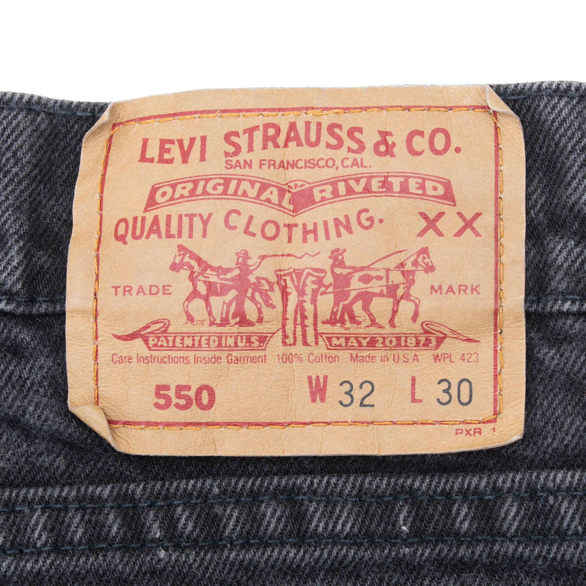 Vintage Preshrunk Levis 550 Black Jeans 1980S Size 32X29 Made In Usa
Size on Tag 32X30 Actual size 32X29
Back Button #513