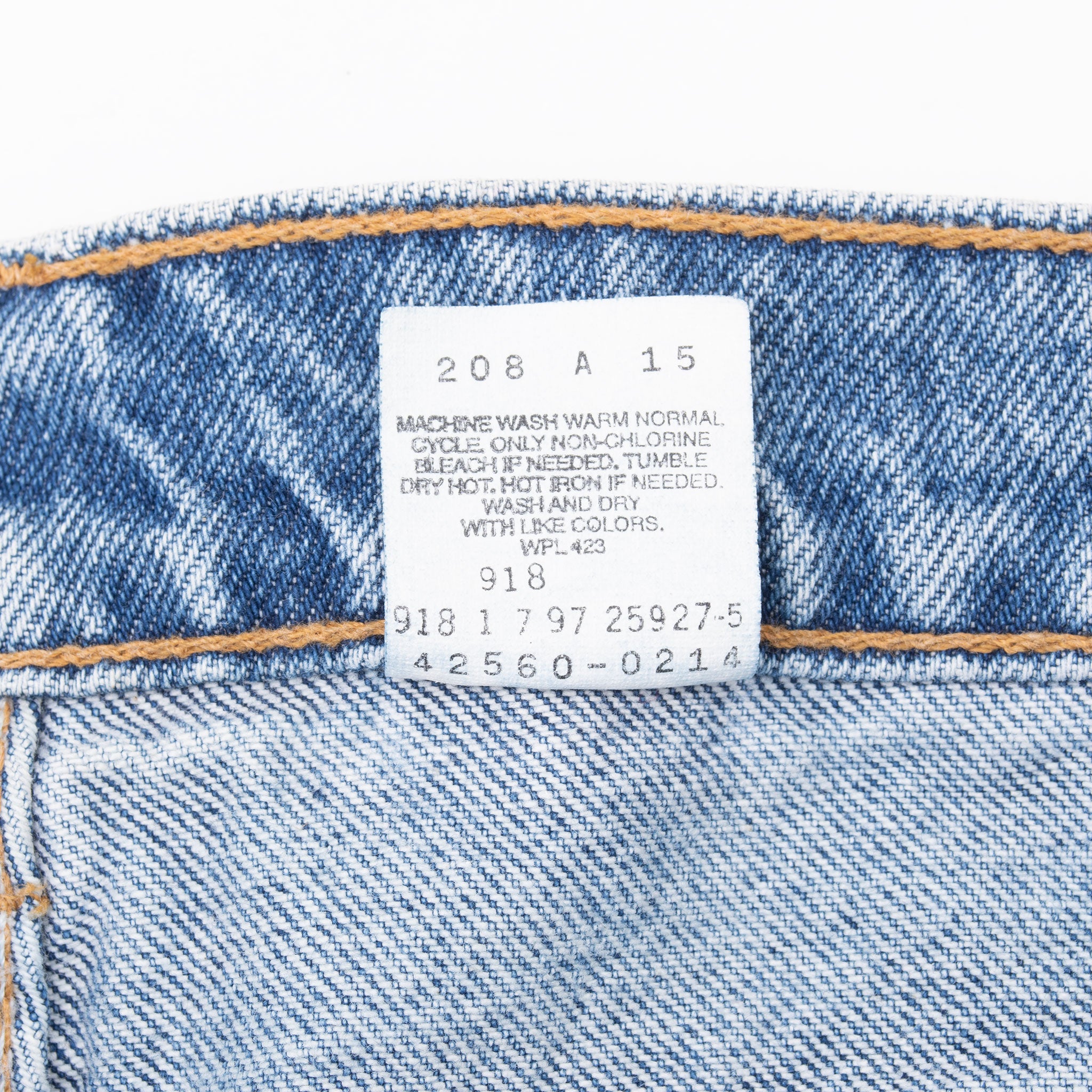 Vintage Levis 560 Loose Fit Tapered Leg Orange Tab Indigo Blue Jeans 1980S Size 34X29 Made In Usa With A Medium Wash
Size On Tag 36X30 Actual Size 34X29
Back Button #918