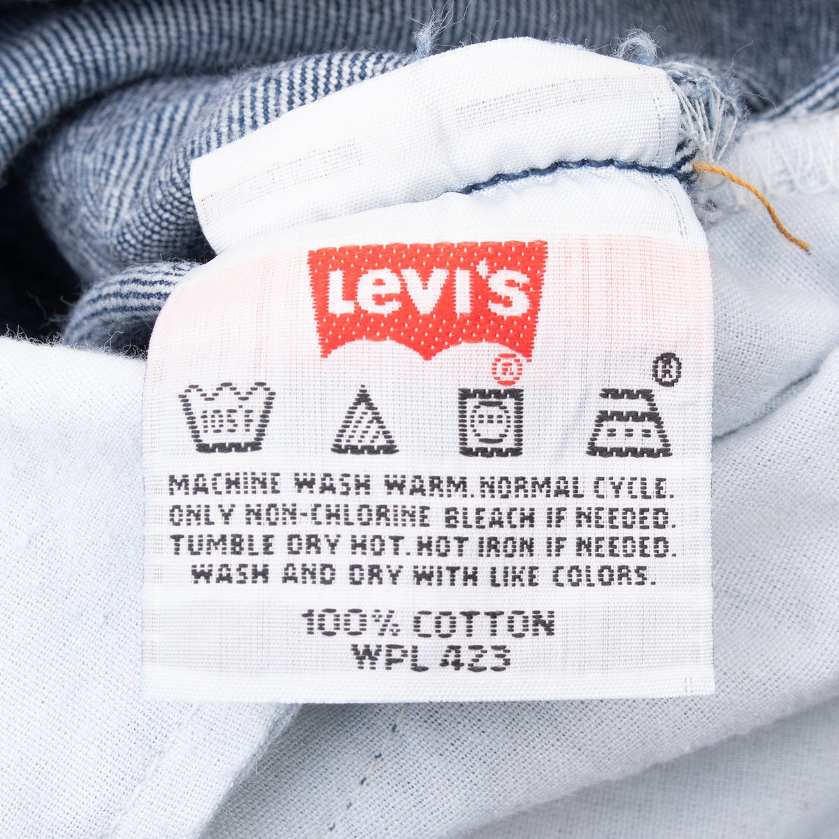 Beautiful Indigo Levis 501 Jeans 1990s Made in USA with Medium Dark Wash.
Size on tag 36X30 Actual Size 35X30
Back Button #553