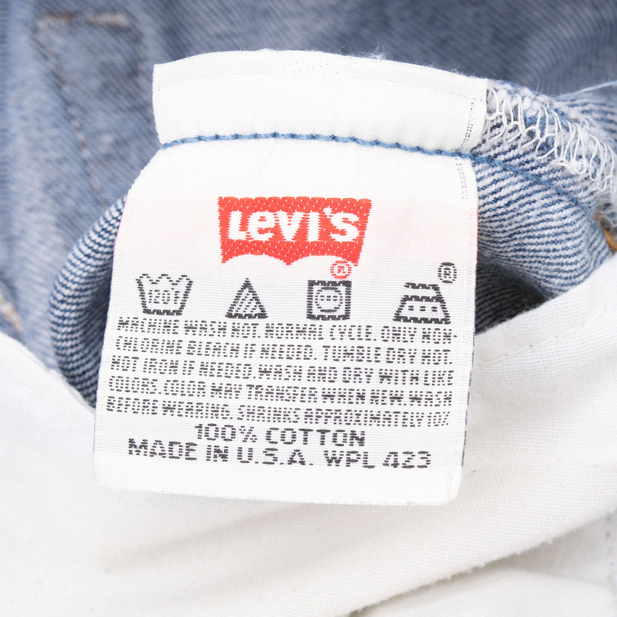Vintage Levis 501 Jeans Indigo 1990S Size W33 L31 Made In Usa With A Medium Wash
Size On Tag 35X34 Actual Size 33X31
Back Button #552