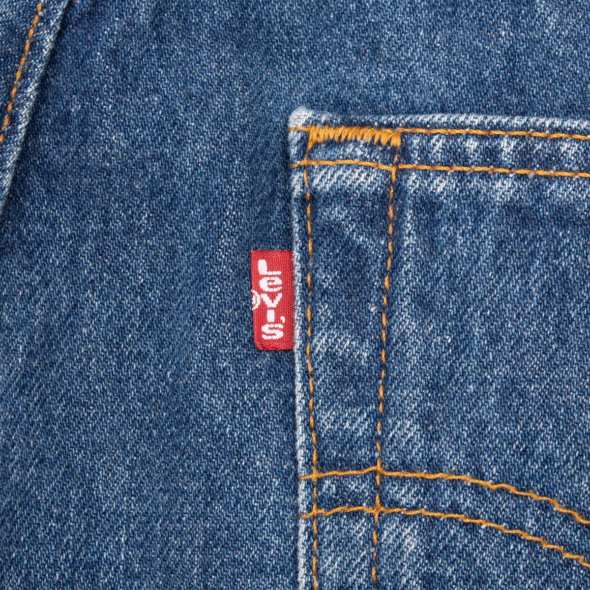 Vintage Levis 501 Jeans Indigo 1990S Size W33 L31 Made In Usa With A Medium Wash
Size On Tag 35X34 Actual Size 33X31
Back Button #552