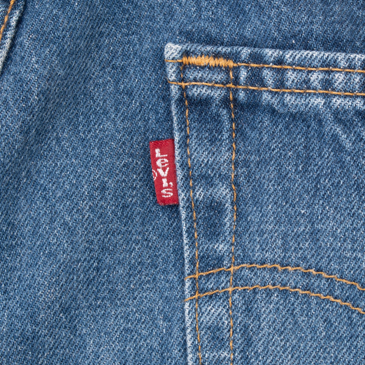 Vintage Levis 501 Blue Indigo Jeans 1990S Size W32 L30 Made In Usa With Medium Wash
Size on tag 34X30 Actual Size 32x30
Back Button #511M
