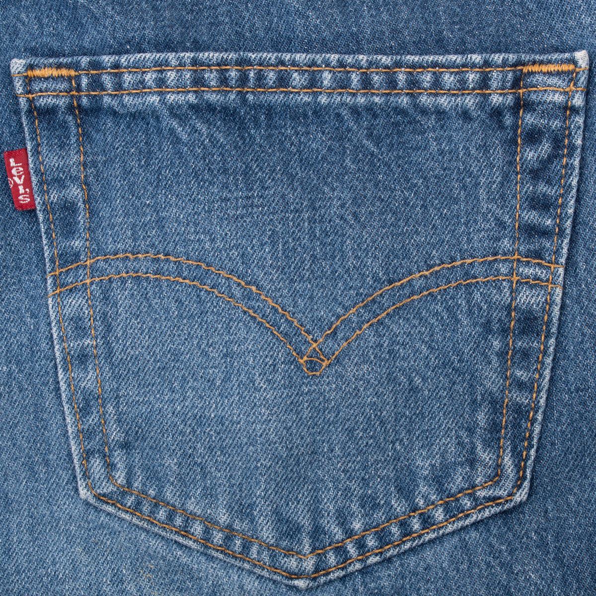 Vintage Levis 501 Blue Indigo Jeans 1990S Size W32 L30 Made In Usa With Medium Wash
Size on tag 34X30 Actual Size 32x30
Back Button #511M