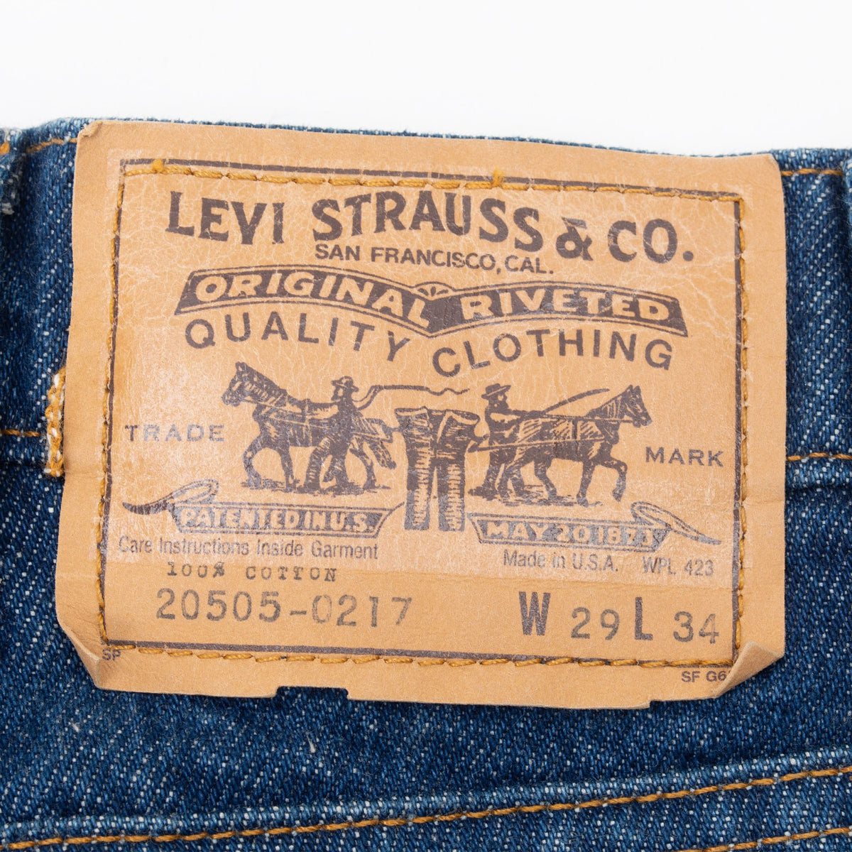 Beautiful Vintage Levis 517 Indigo Dark Wash Orange Tab Jeans 1980S Size 29X33 Made In Usa
Size On Tag 29X34 Actual Size 29X33