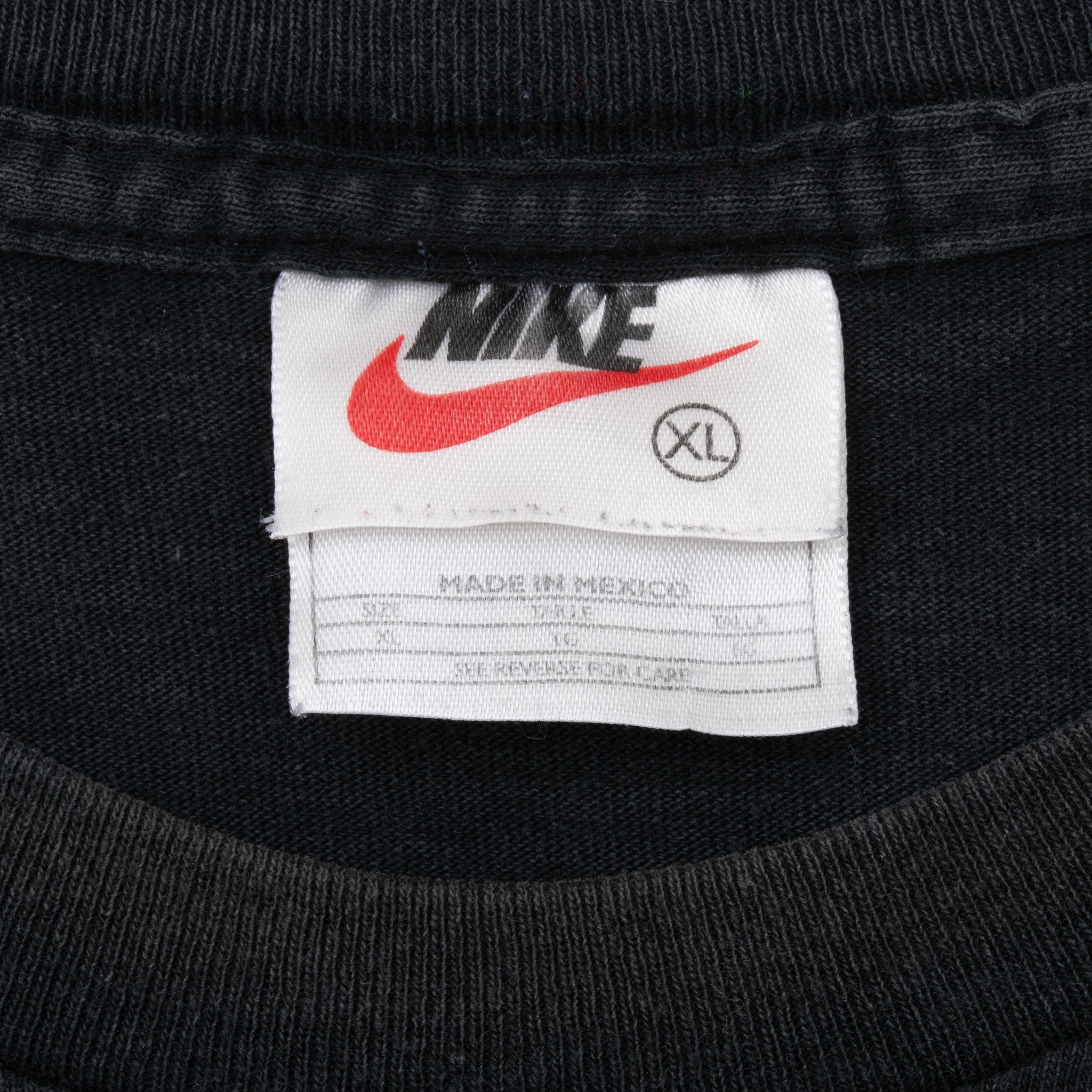 VINTAGE NIKE CLASSIC SWOOSH BLACK TEE SHIRT 1990S SIZE XL