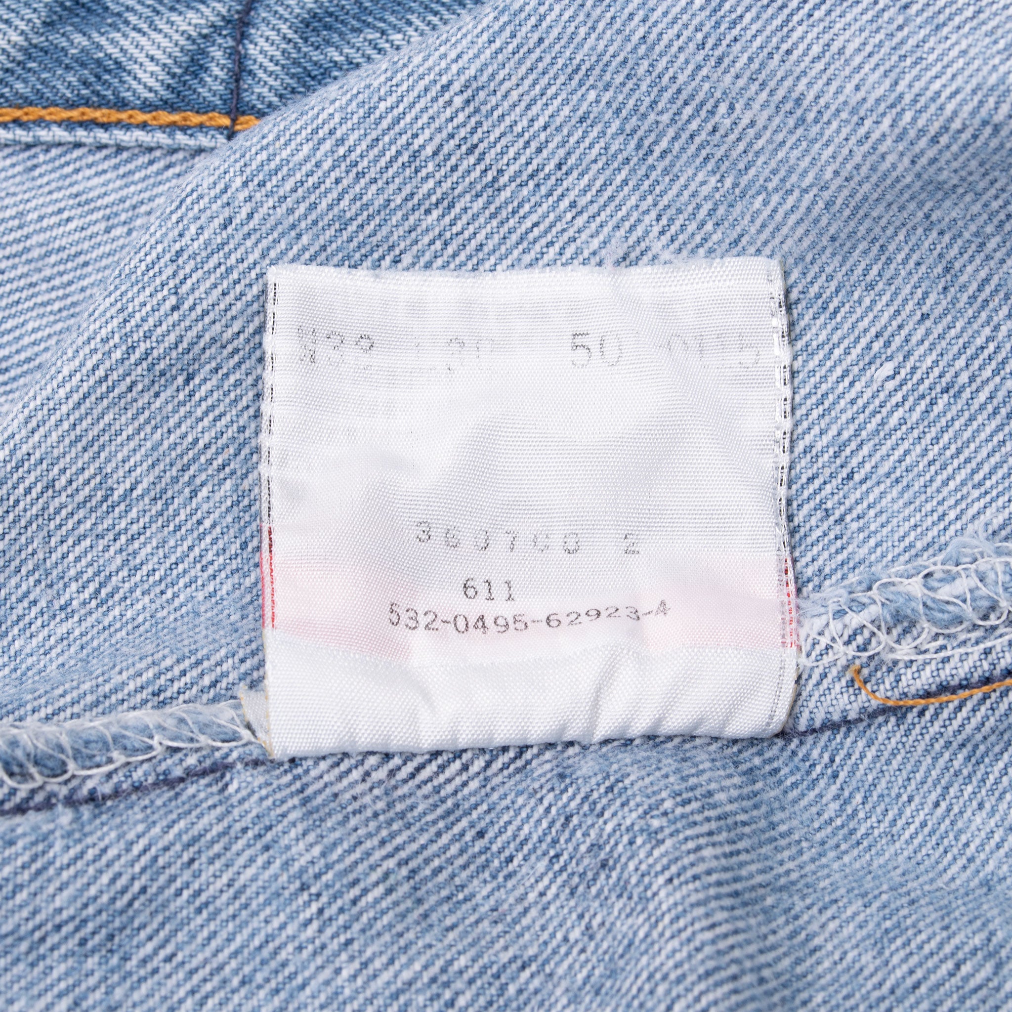 Vintage Levis 501 Indigo Blue Jeans 1990S Size 37X29 Made In Usa With A Medium Light Wash
Size On Tag 38X30 Actual Size 37X29
Back Button #532