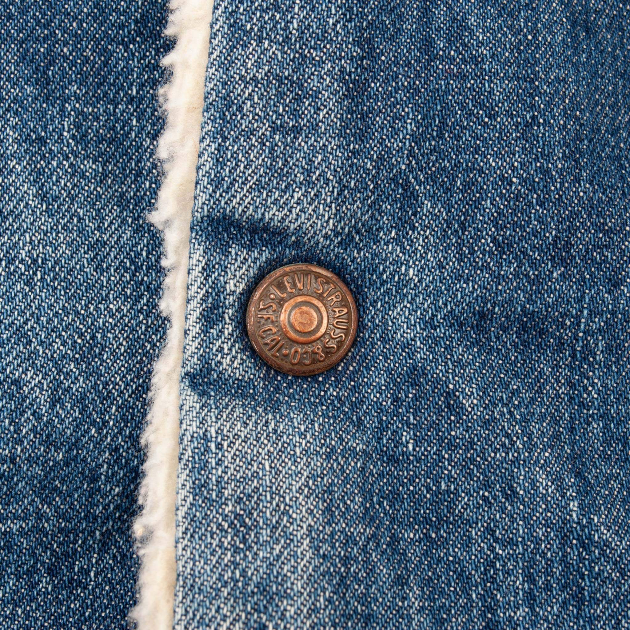 Vintage Levis Sherpa Trucker Denim Jacket Medium Wash Clean 1970s Size 42 Made In USA