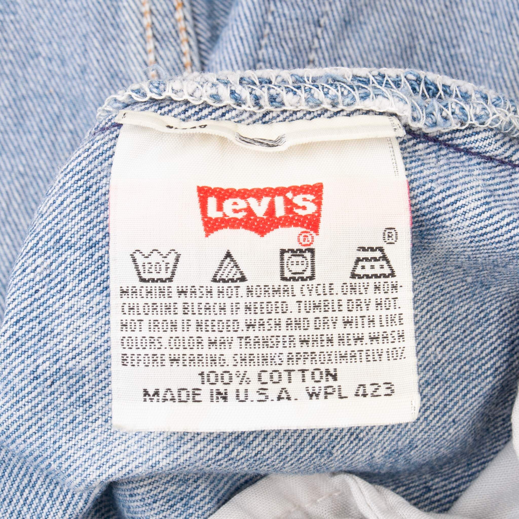 Vintage Levis 501 Indigo Jeans 1980S Size 38X27 Made In Usa With A Medium Wash With Light Whiskers
Size on Tag is 40X30 Actual Size Is 38X27
Back button #653