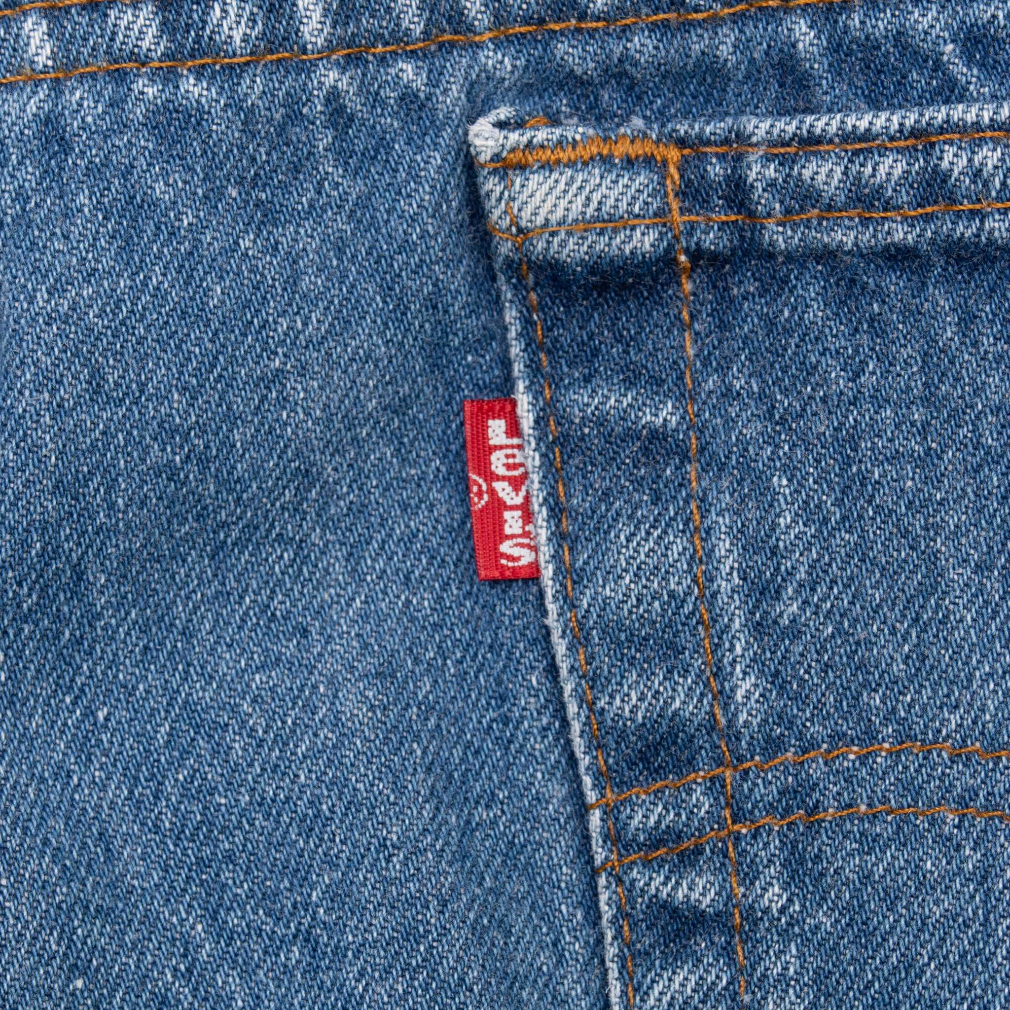 Beautiful Indigo Levis 501 Jeans 1980s Made in USA with Medium Wash
Size on tag 52X32 actual size 47X27
Back Button #524