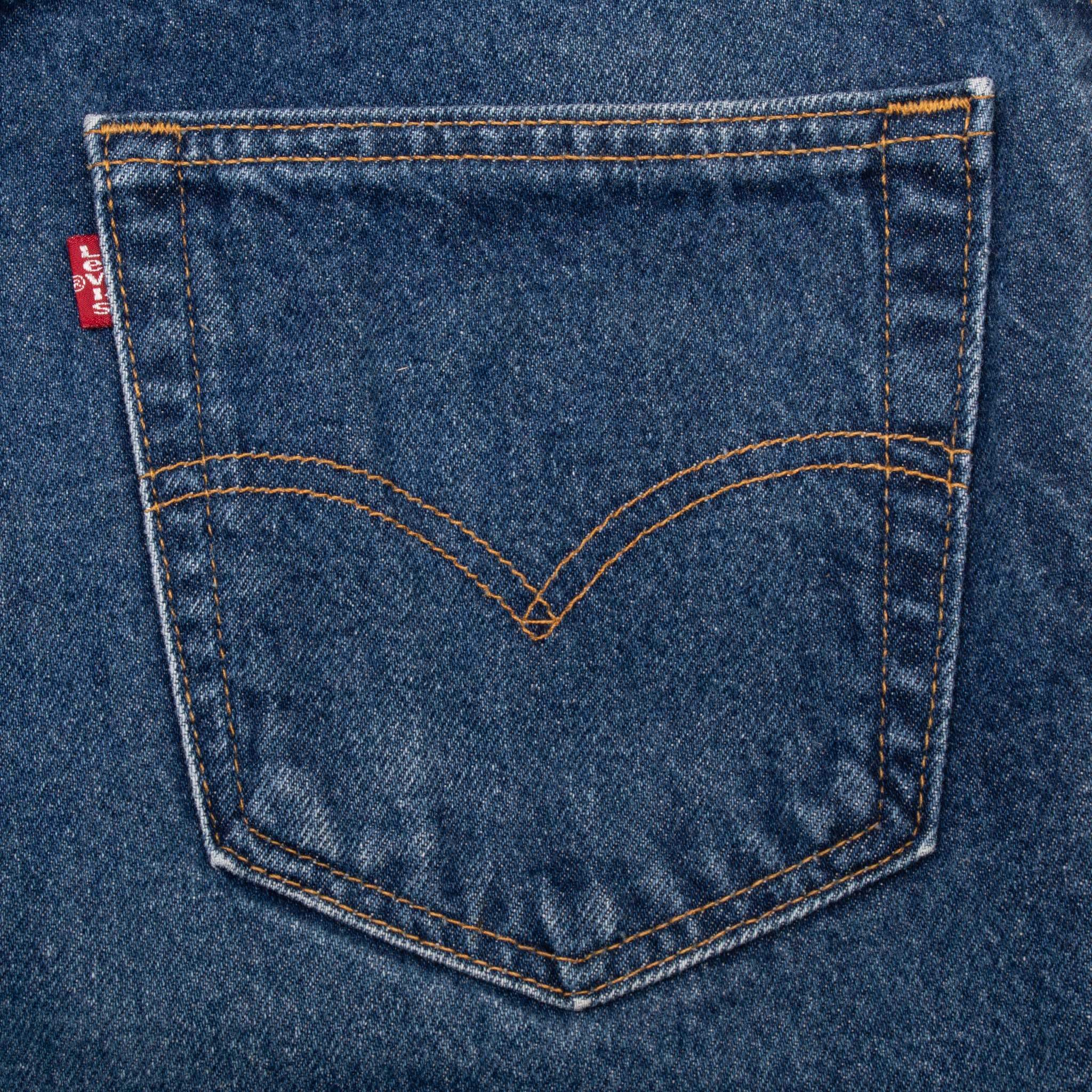 Vintage Levis 517 Bootcut Blue Jeans Indigo 1980S Size 32X33 Made In Usa With A Medium Dark Wash
Size On Tag 33X34 Actual Size 32X33
Back Button #554