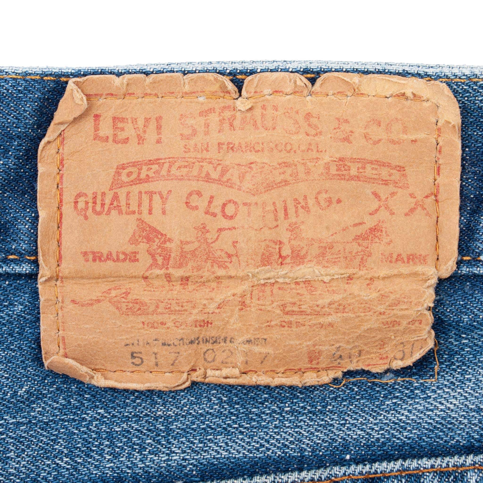 Vintage Levis 517 Bootcut Single Stitch Jeans Indigo 1980S Size W40 L27 Made In Usa With a Medium Wash and Some light Whiskers
Size On Tag 40X30 Actual Size 40X27
Not Original Hem
Back Button #2