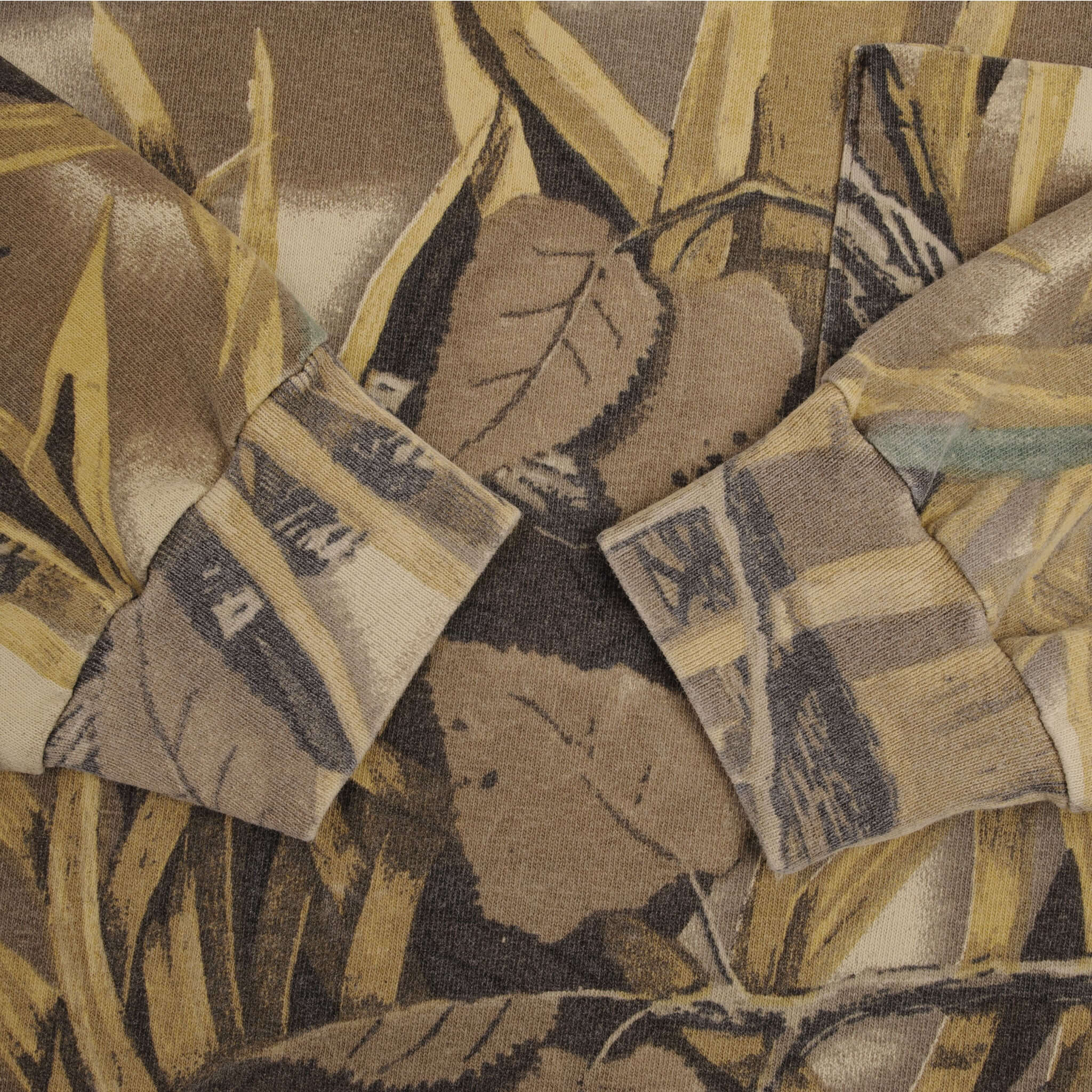 Vintage Hunting Advantage Wetland Camo Long Sleeve Turtle Neck Pocket Tee Shirt Size XL Made In USA