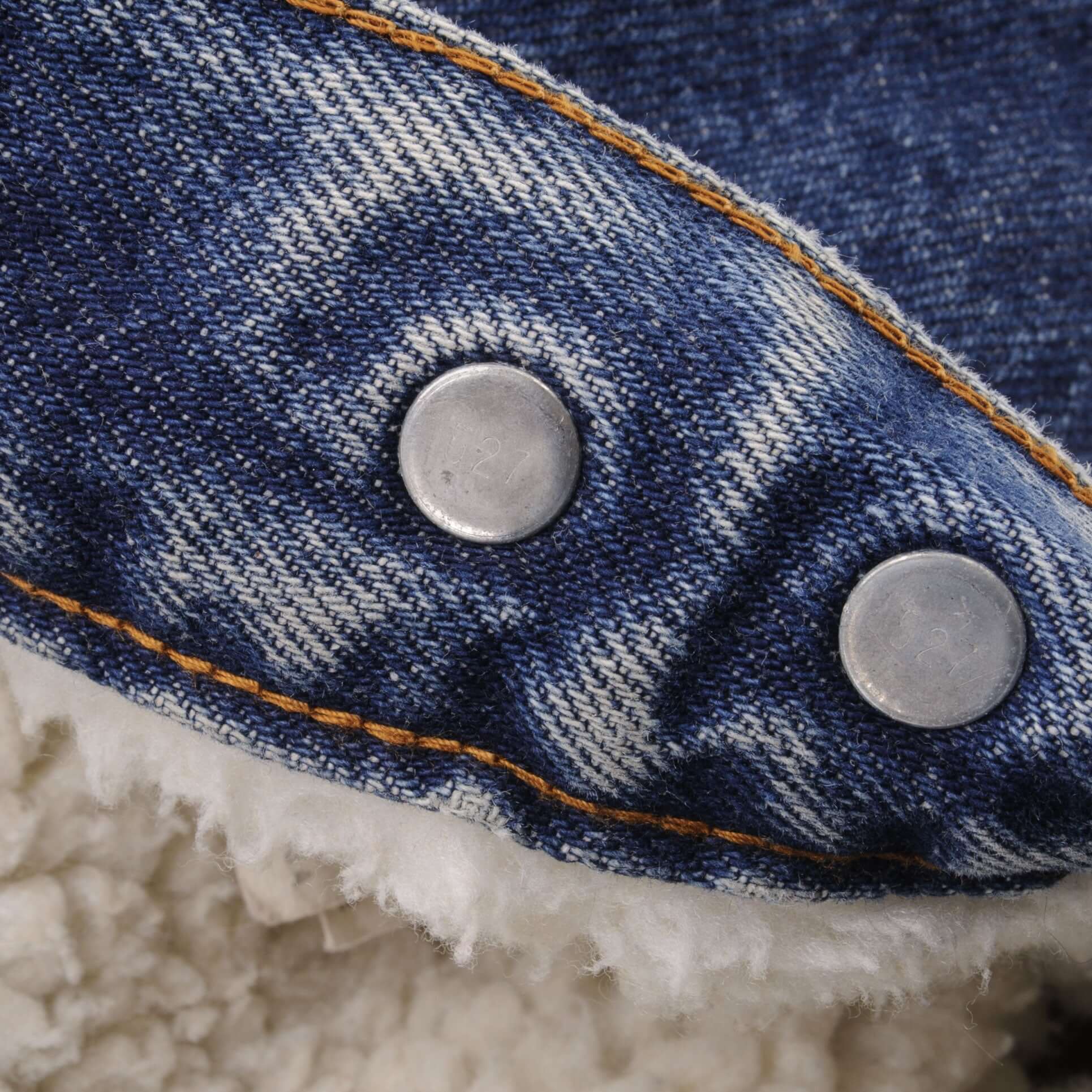 Vintage Levis Sherpa Trucker Denim Jacket Medium Dark Wash 1980s Size 40R Made In USA. Button #527