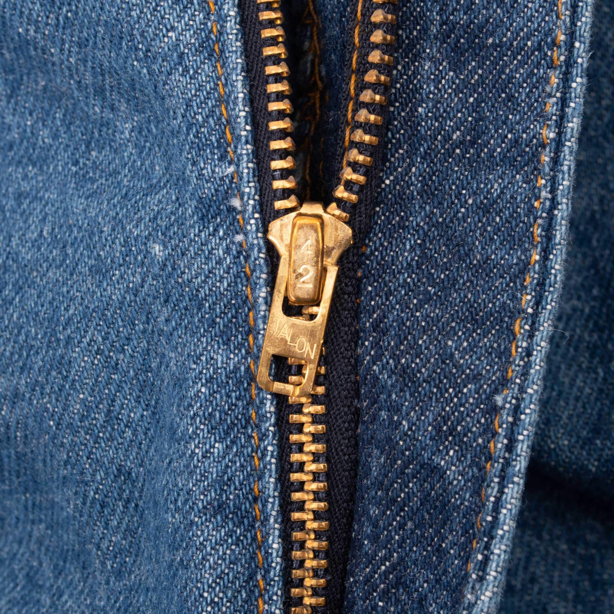 Vintage Levis 517 Orange Tab Indigo Jeans Boot Cut Size 38X37 Made In Usa With Medium Wash 1980s
Size on tag 40X38 actual Size Is 38X37
Back Button #39
Talon Zipper