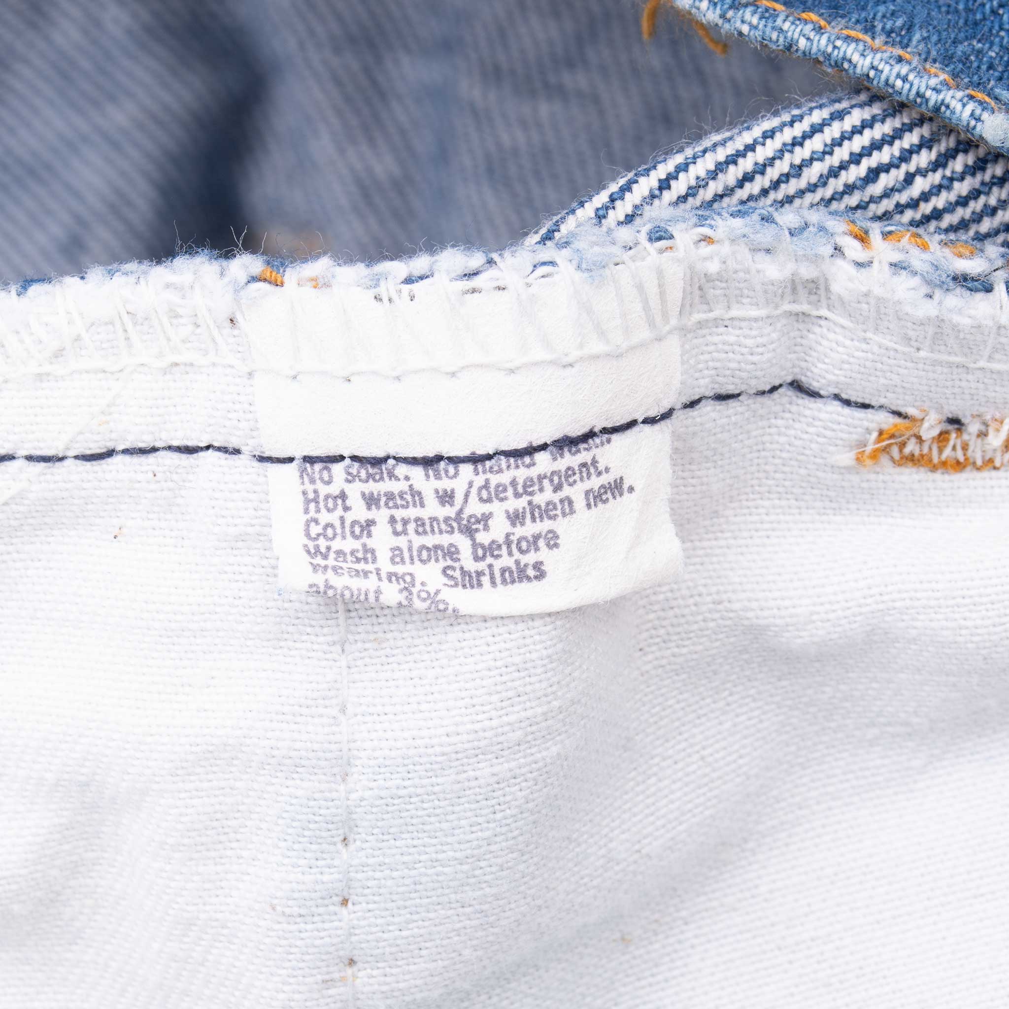 Vintage Levis 517 Orange Tab Indigo Jeans Boot Cut Size 38X37 Made In Usa With Medium Wash 1980s
Size on tag 40X38 actual Size Is 38X37
Back Button #39
Talon Zipper