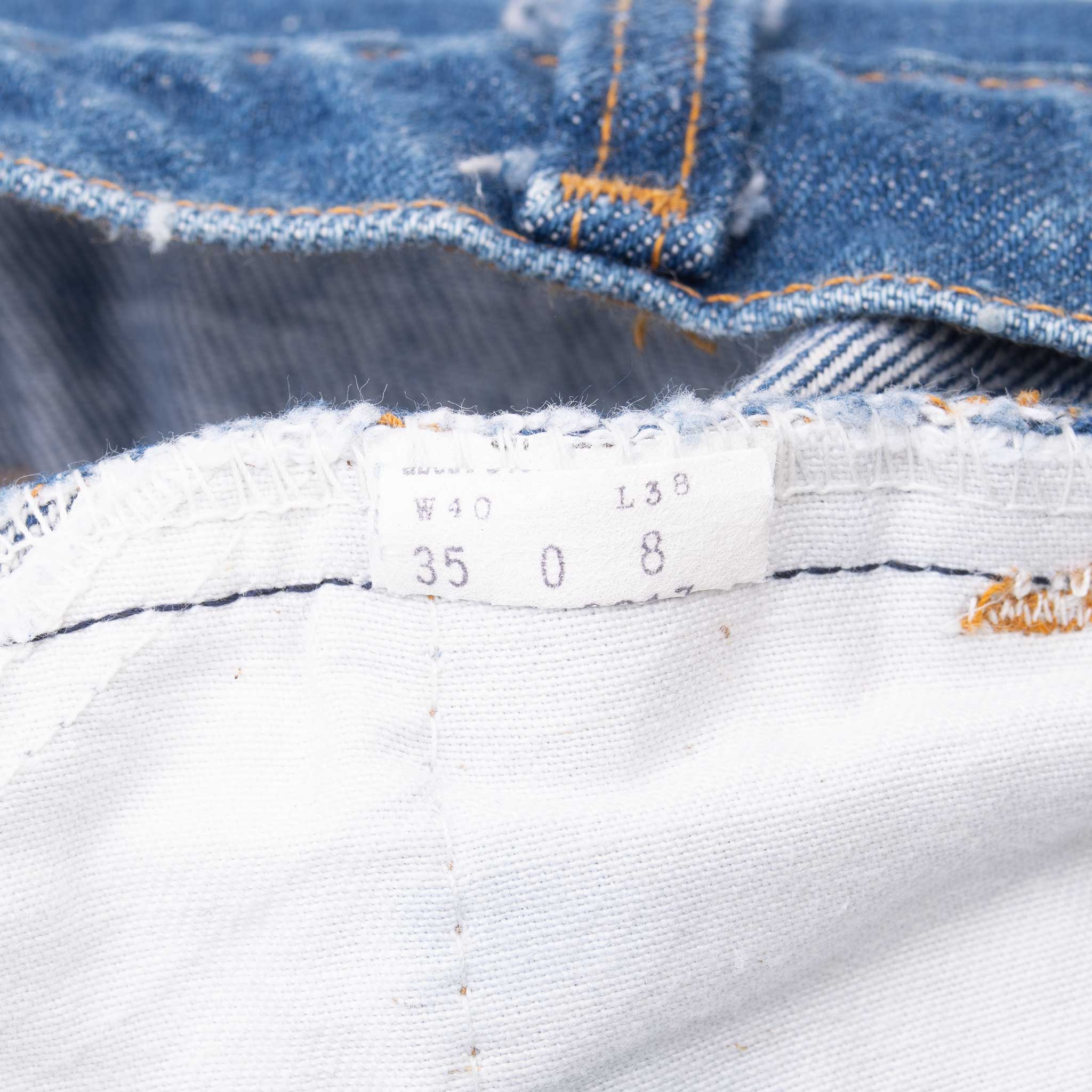 Vintage Levis 517 Orange Tab Indigo Jeans Boot Cut Size 38X37 Made In Usa With Medium Wash 1980s
Size on tag 40X38 actual Size Is 38X37
Back Button #39
Talon Zipper