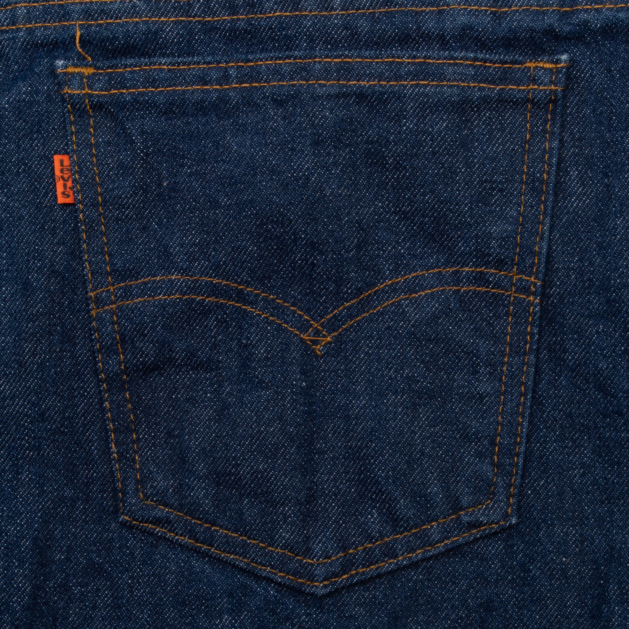 Vintage Levis 517 Orange Tab Dark Wash Indigo Jeans 1980S 37X36 Made In Usa
Size on tag 38X36 actual Size Is 37X36
Back Button #585