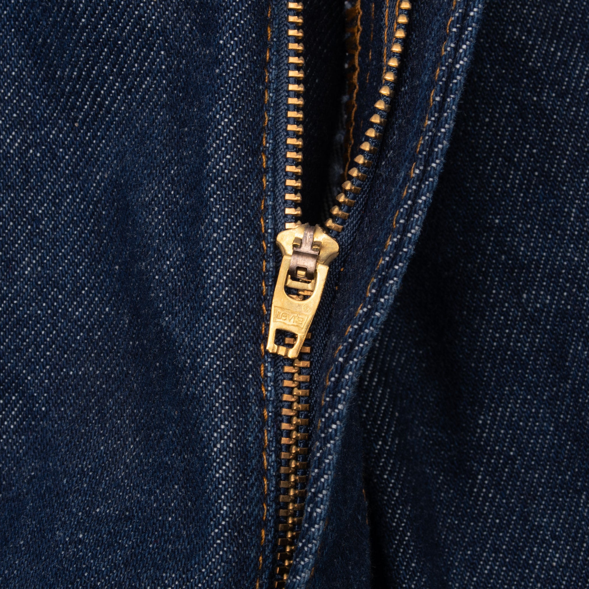 Vintage Levis 517 Orange Tab Dark Wash Indigo Jeans 1980S 37X36 Made In Usa
Size on tag 38X36 actual Size Is 37X36
Back Button #585