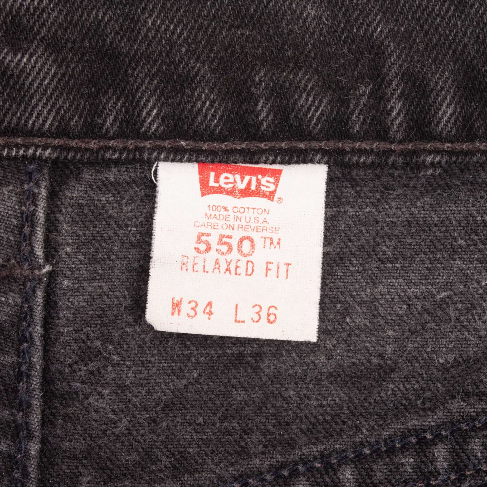Vintage Levis 550 Relaxed Fit Black Jeans 1980S Size W34 L35 Made In Usa
Size On Tag 34X36 Actual Size 34X35
Back Button #532