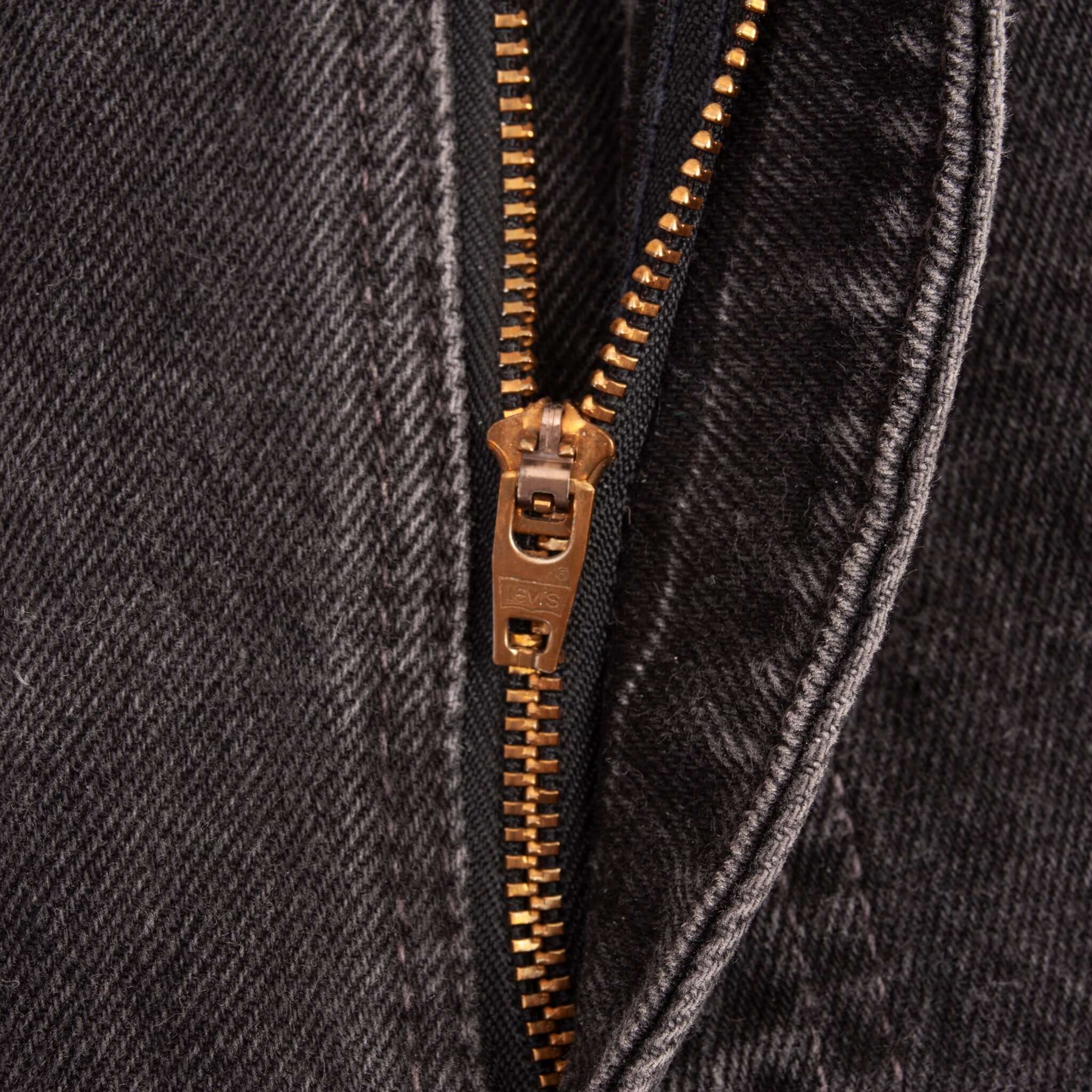 Vintage Levis 550 Relaxed Fit Black Jeans 1980S Size W34 L35 Made In Usa
Size On Tag 34X36 Actual Size 34X35
Back Button #532