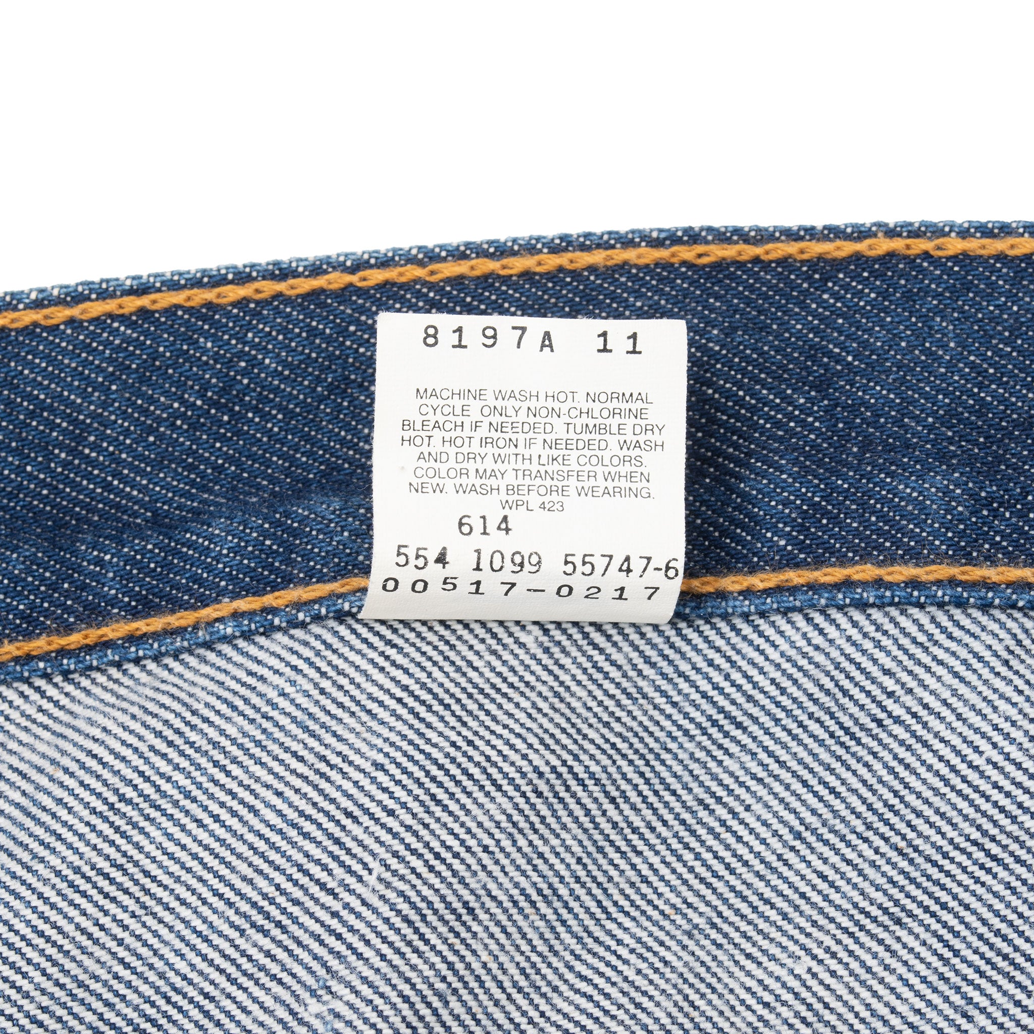 Vintage Levis 517 Bootcut Dark Wash Indigo Jeans 1980S Size 40X30 Made In Usa
Size on tag 40X30
Back Button #554