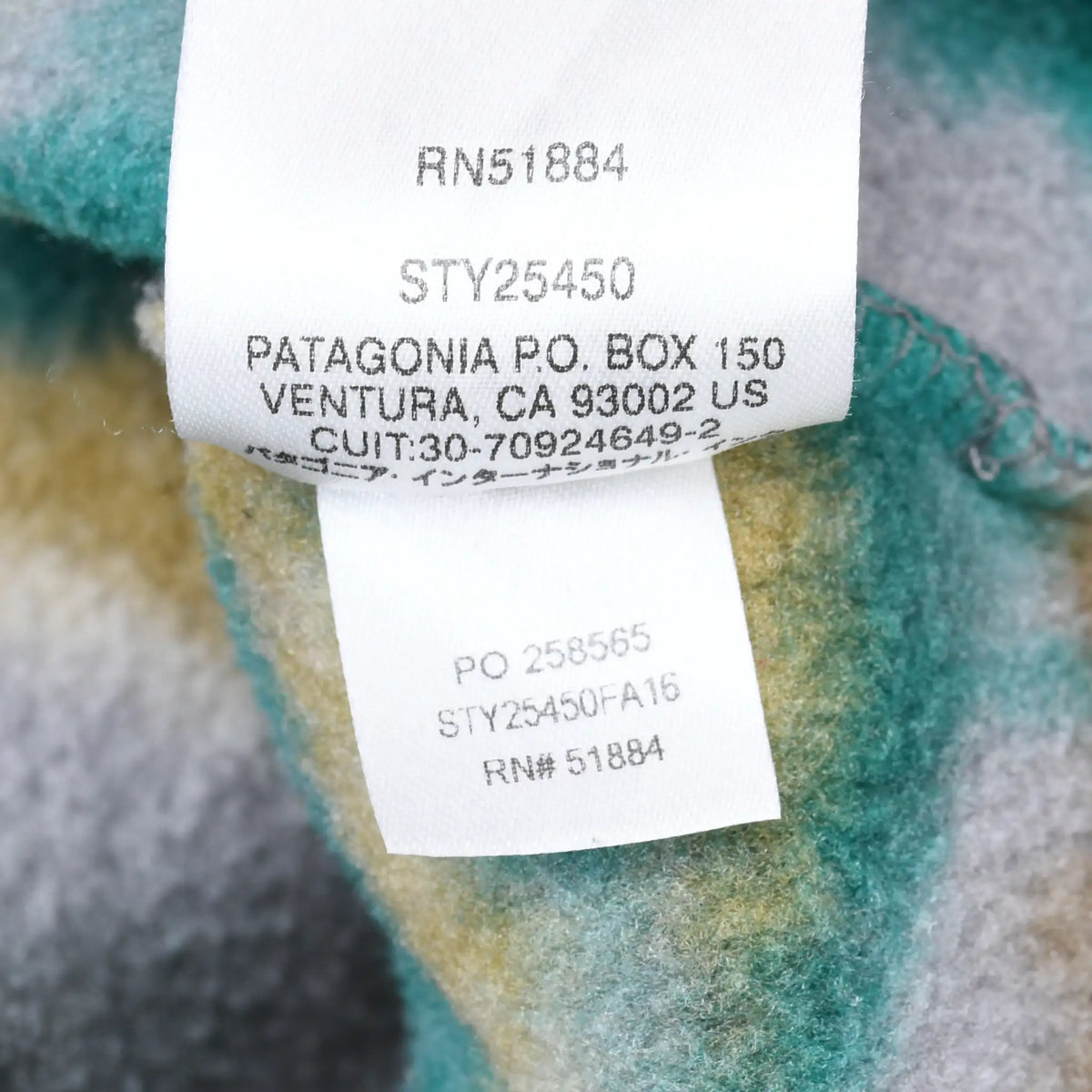 Interior Patagonia care tags showing style number STY25450 and RN51884