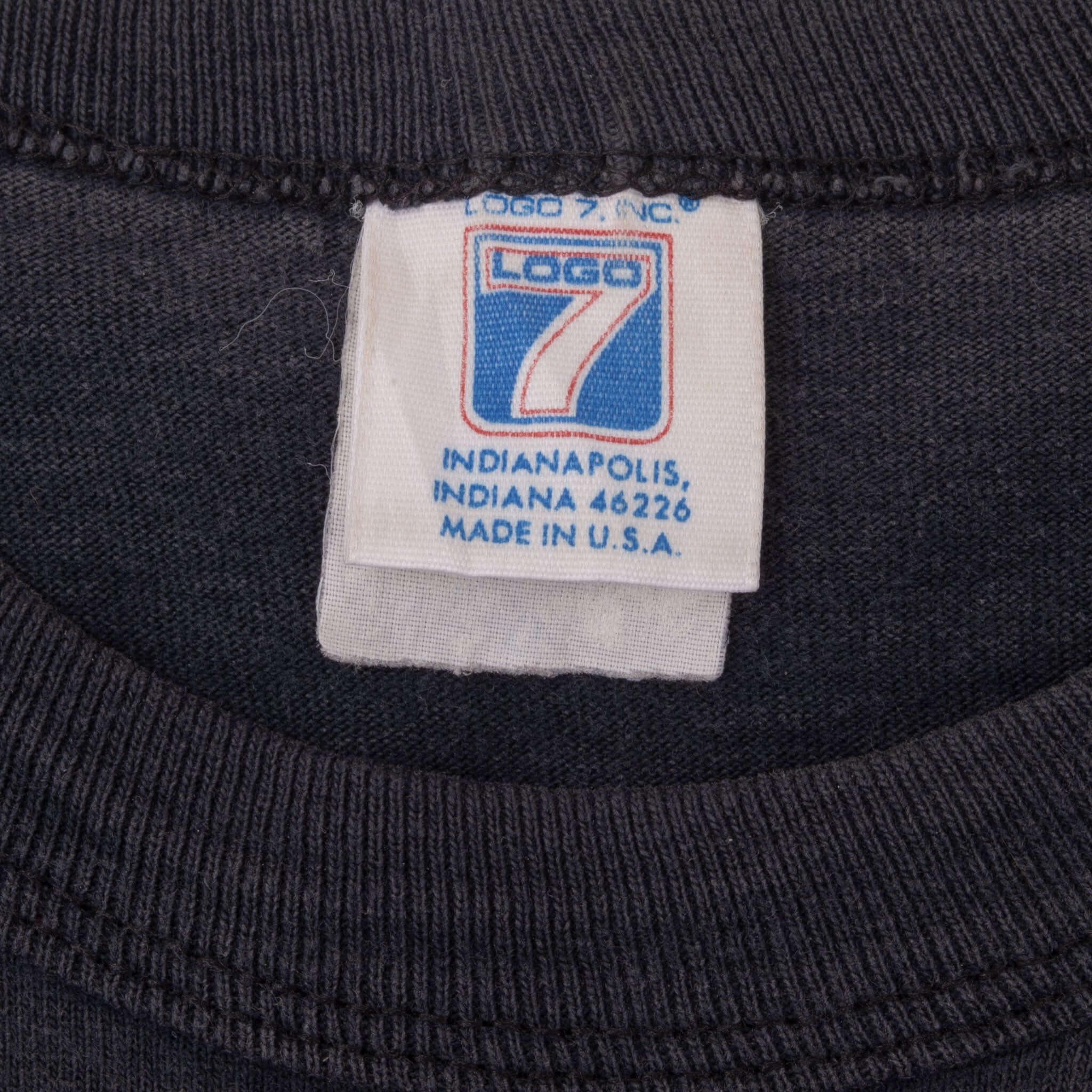 Vintage MLB Pittsburgh Pirates Embroidered Logo 7 Tee Shirt 1990S Size Large Made In USA.