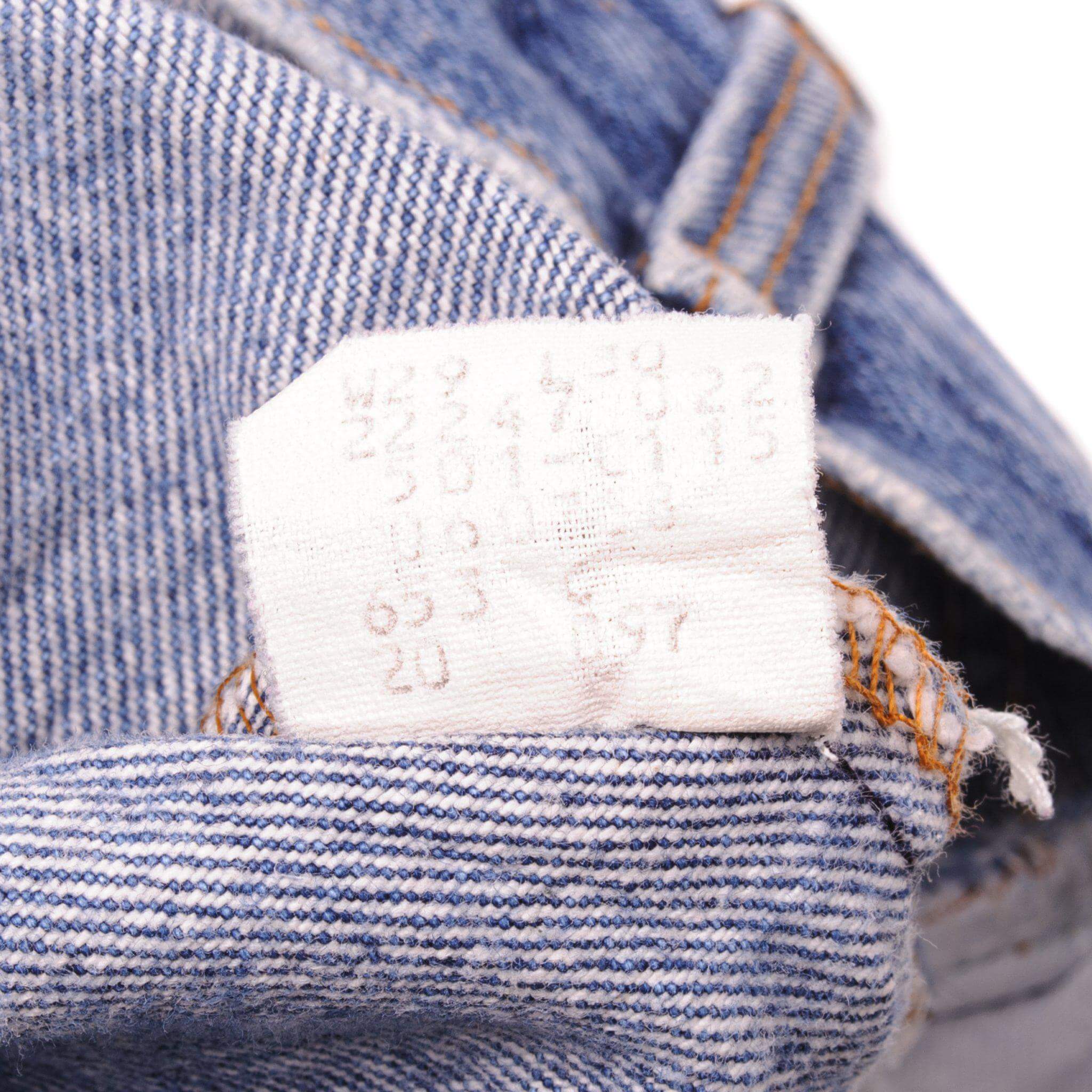 Beautiful Indigo Levis 501 Jeans 1985-1988 Made in USA with a medium blue wash and a nice contrast between light and medium blue. Size on Tag 29X30 ACTUAL SIZE 29X29 Back Button #653