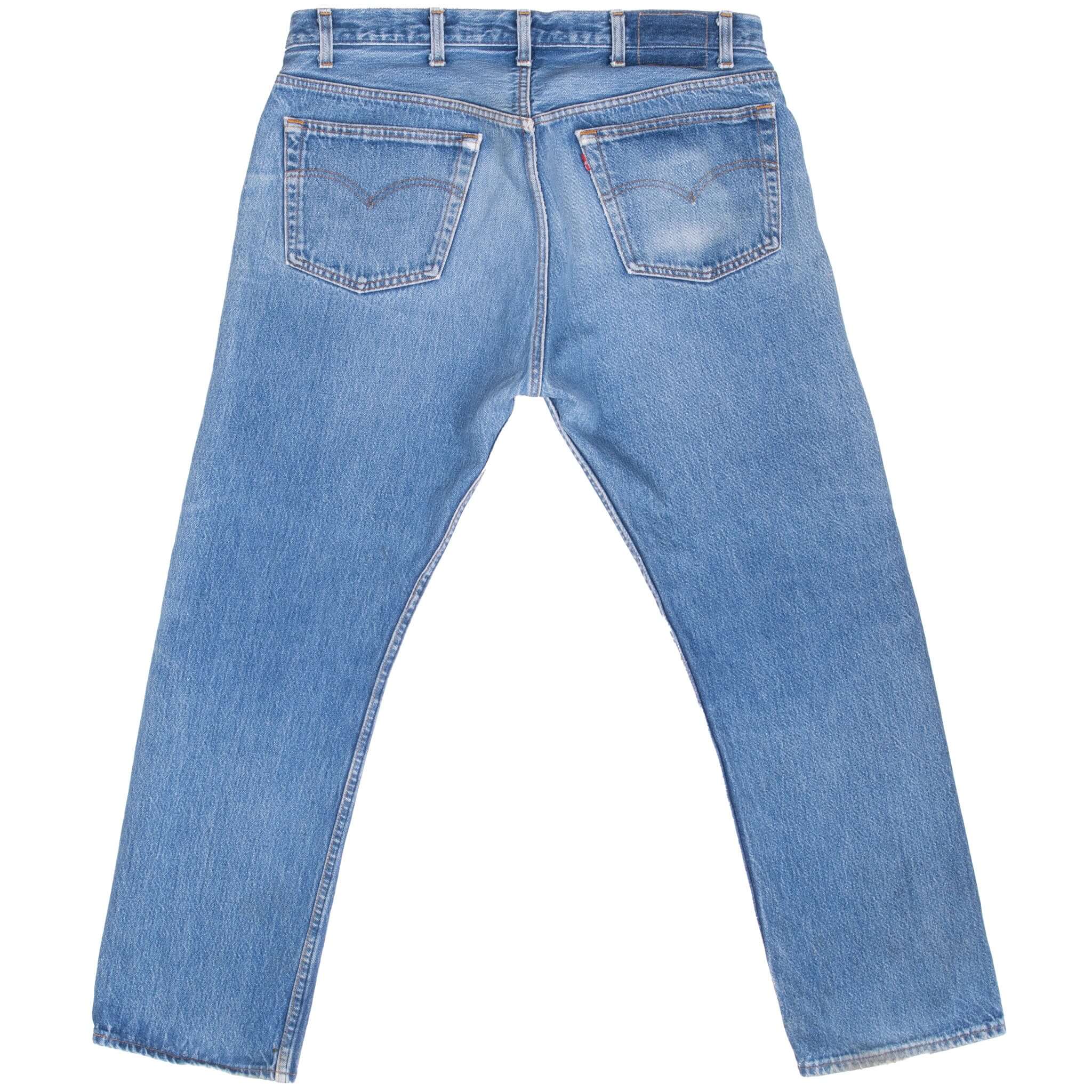 Vintage Levis 501 Indigo Blue Jeans 1980S Size 38X30 Made In Usa With A Medium Light Wash With Some Light Whiskers
Back Button #653