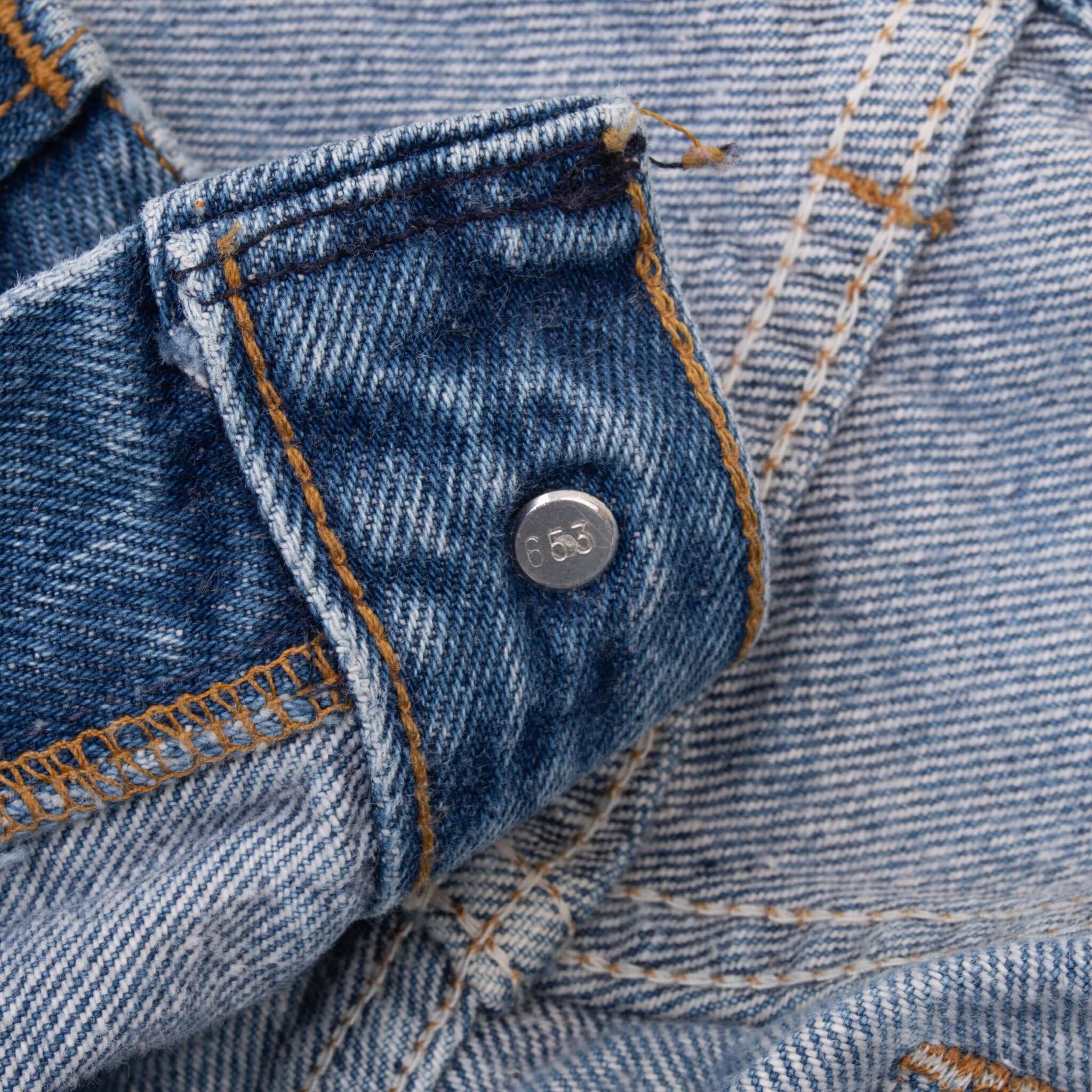 Vintage Levis 501 Indigo Blue Jeans 1980S Size 38X30 Made In Usa With A Medium Light Wash With Some Light Whiskers
Back Button #653