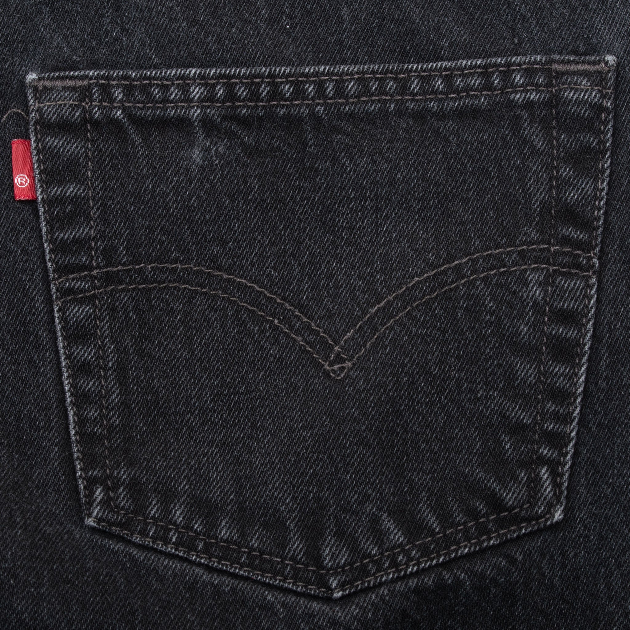 Vintage Levis 501 Black Jeans 1990S Size W31 L30 Made In Usa
Size On Tag : 33X32 Actual Size 31X30
Back Button #553