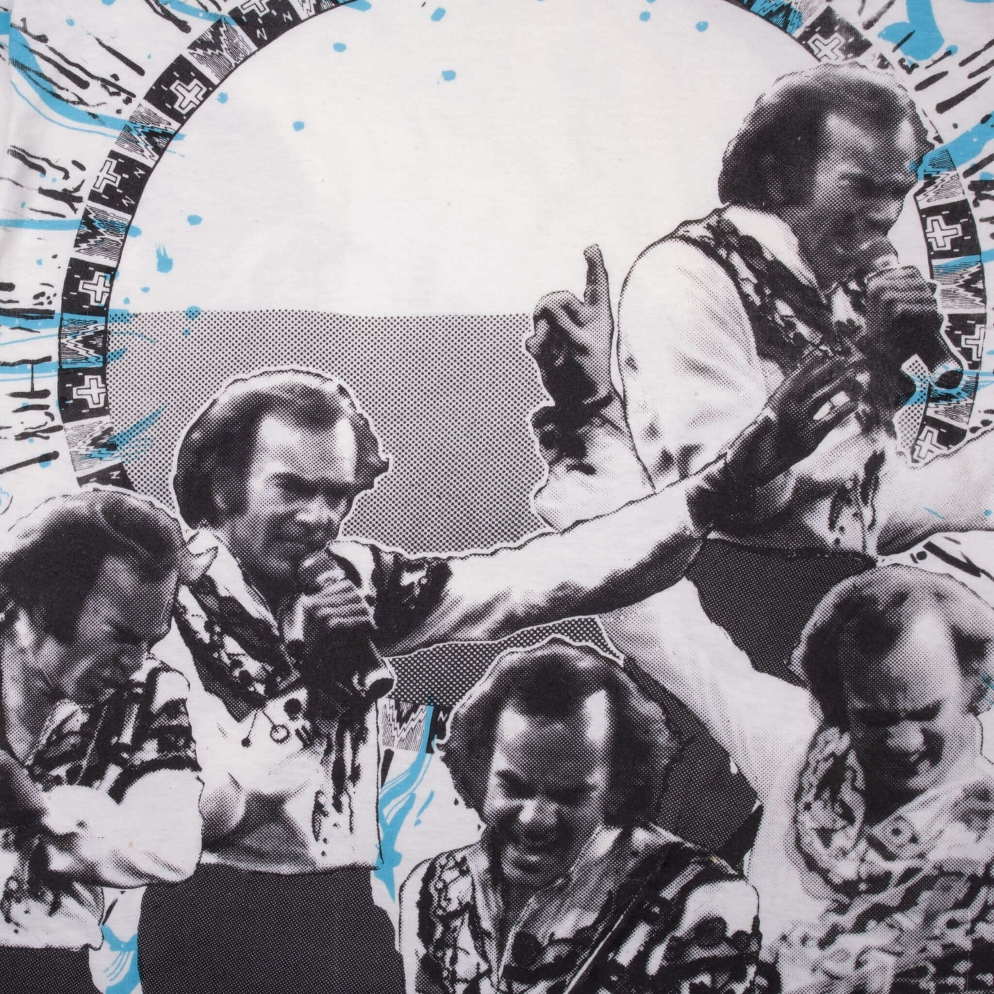 Vintage All Over Print Neil Diamond In the Round 93 Tee Shirt Size Large with single stitch sleeves