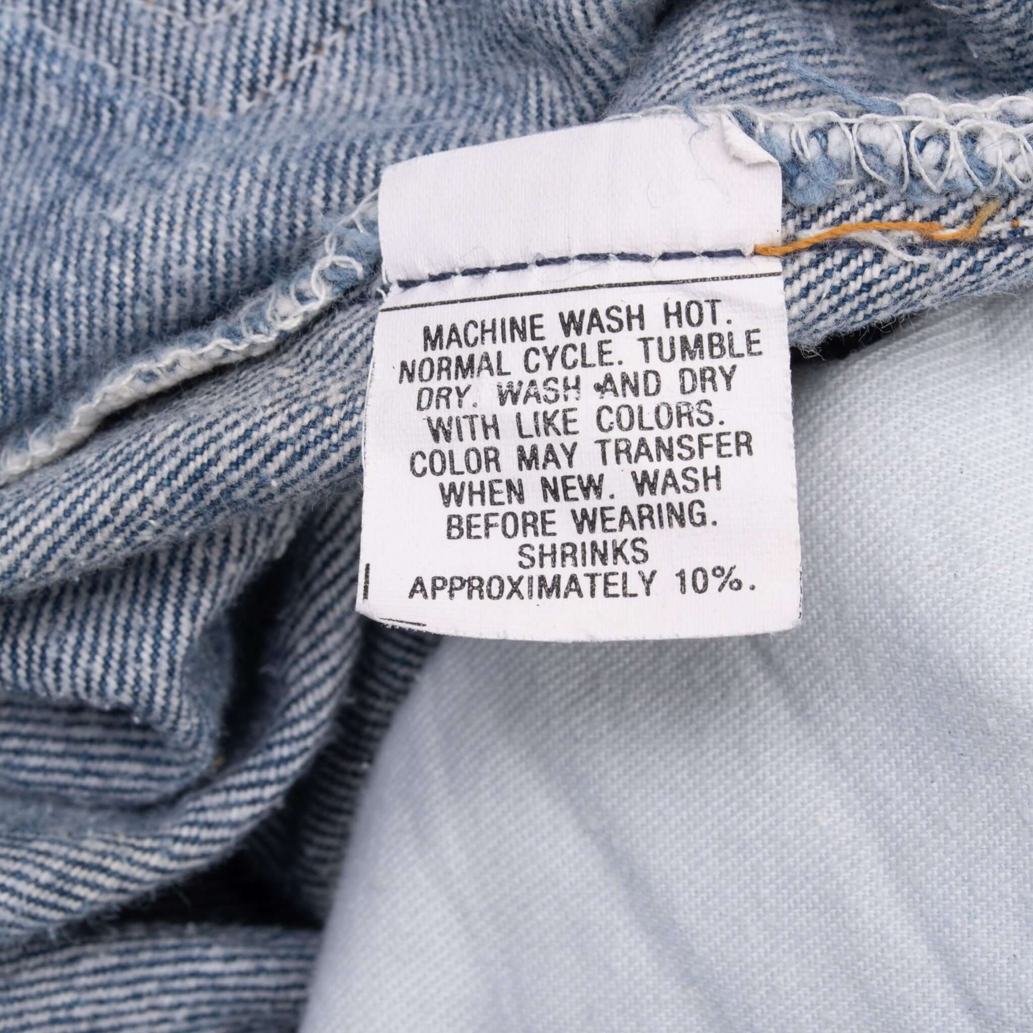 Vintage Levis 501 Indigo Blue Jeans 1980S Size 38X27 Made In Usa With A Medium Wash
Size on Tag 44X32 Actual Size 41X29
Back Button #552