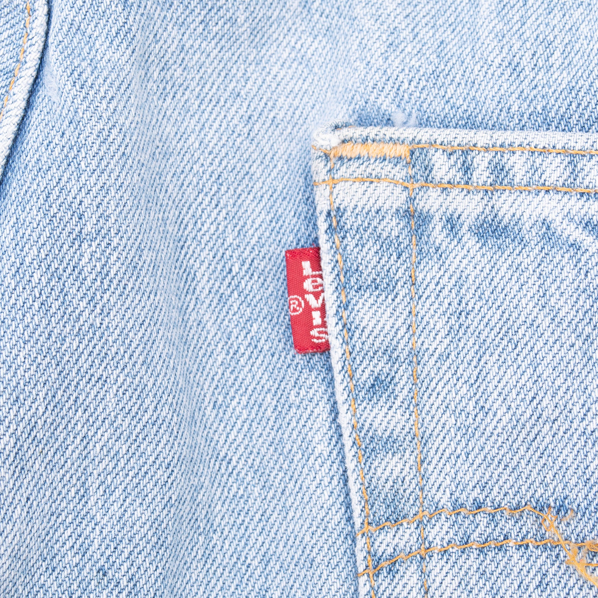 Vintage Levis 501 Indigo Blue Jeans 1990S Size 39X27 Made In USA With A Beautiful Light Wash And Some Light Whiskers
Size on Tag 42X30 Actual size 39X27
Back Button #553