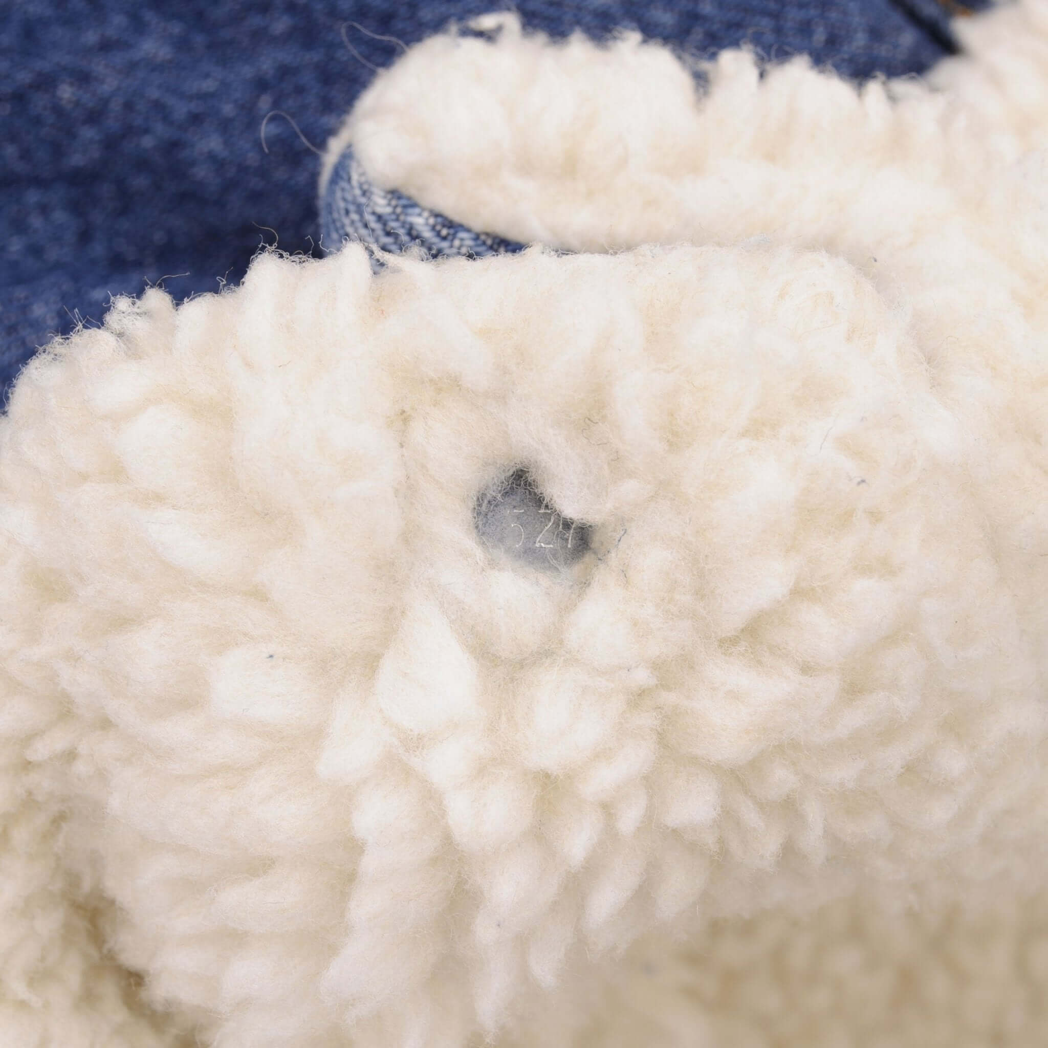 Vintage Levis Sherpa Trucker Denim Jacket Medium Wash Clean 1980s Size 46R Made In USA Button #527