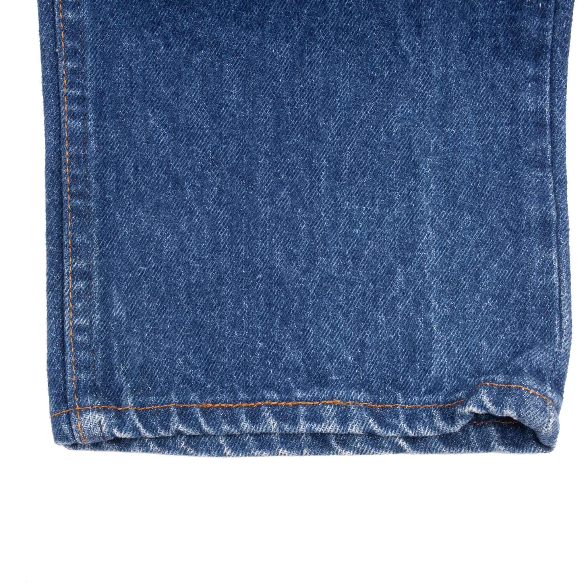 Beautiful Indigo Levis 505 Jeans Made in USA with a medium blue wash.  Size on Tag 32X30  Back Button #552