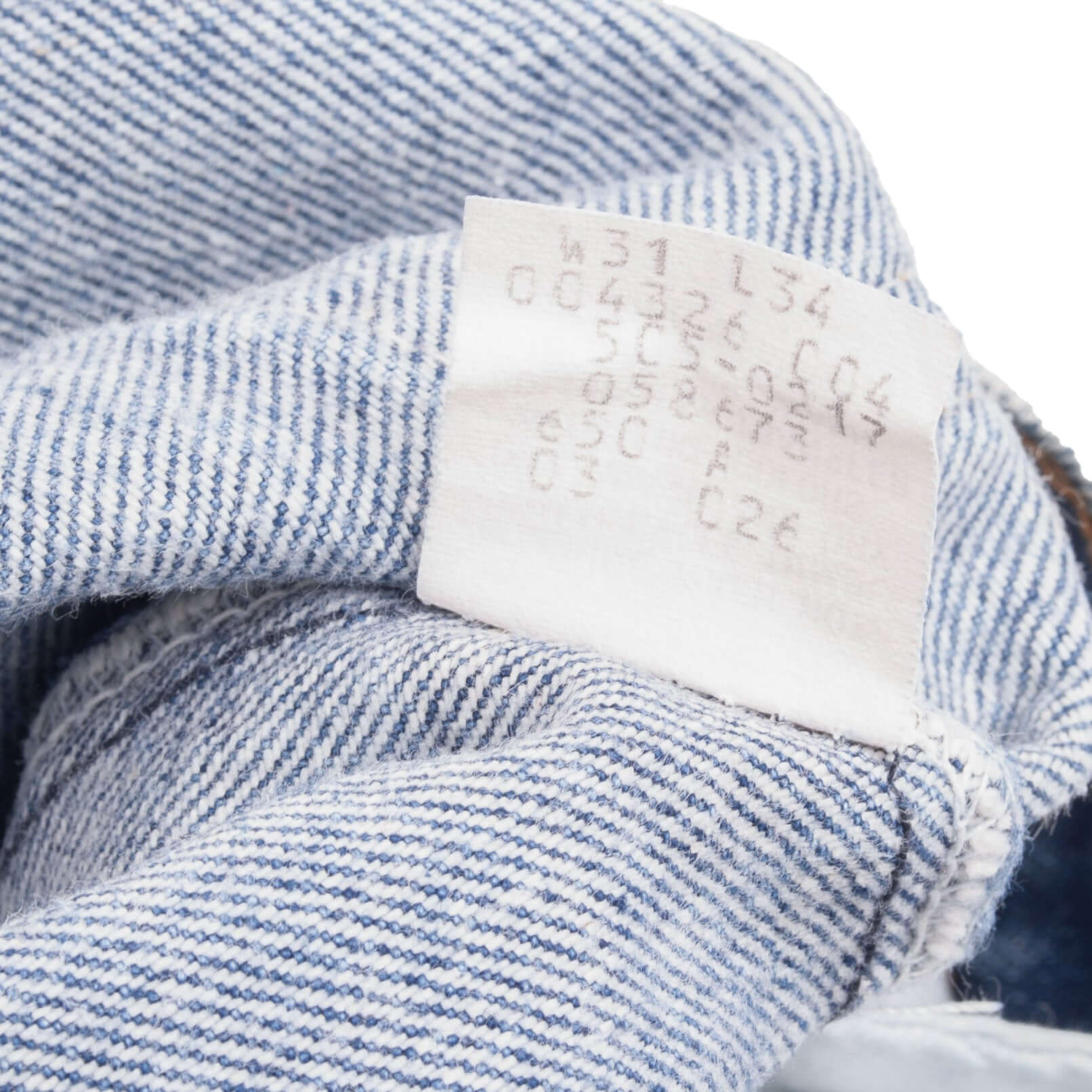 Beautiful Indigo Levis 505 Jeans Made in USA with a medium light blue wash.  Size on Tag 31X34  Back Button #650