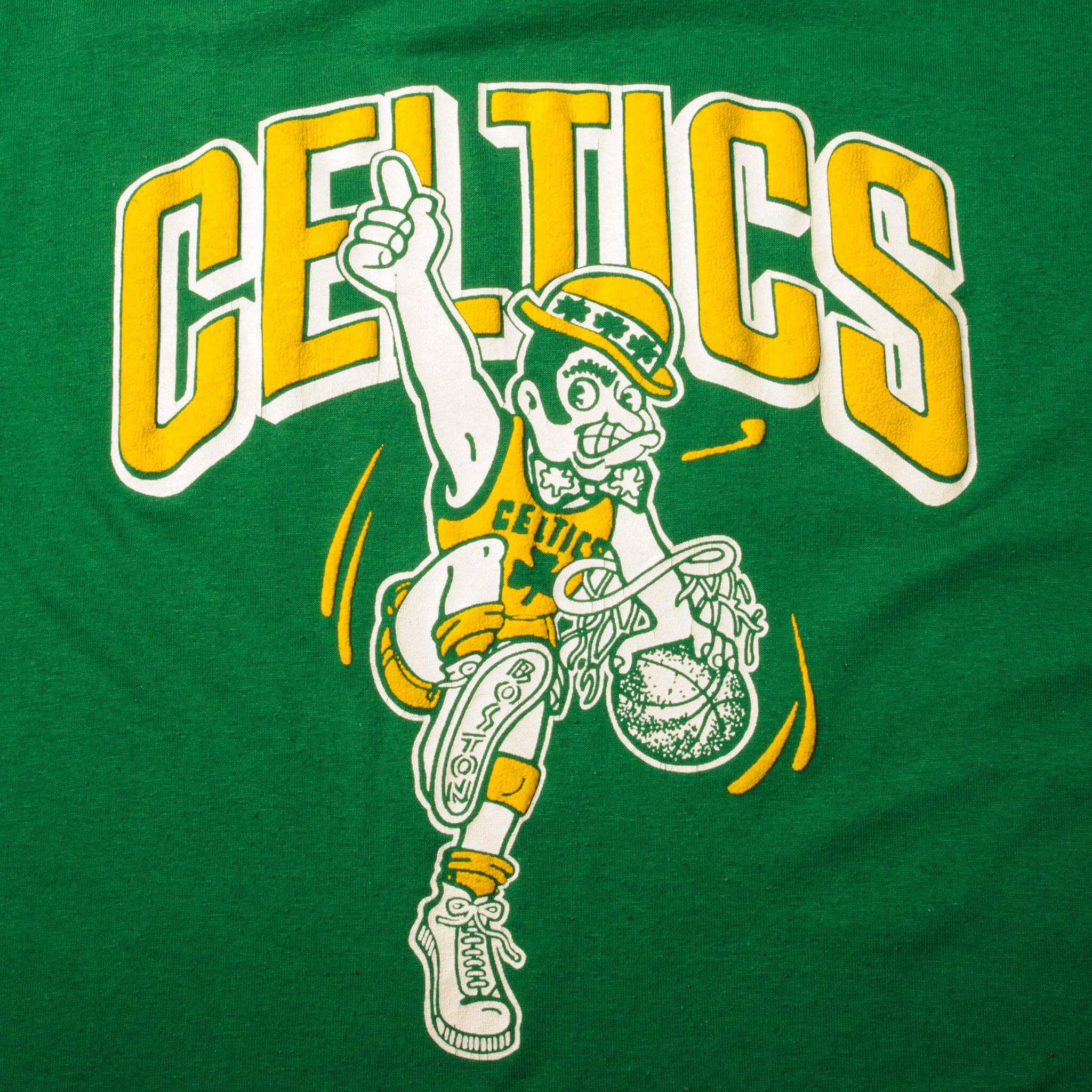 VINTAGE NBA BOSTON CELTICS TEE SHIRT SIZE LARGE MADE IN USA 1980s